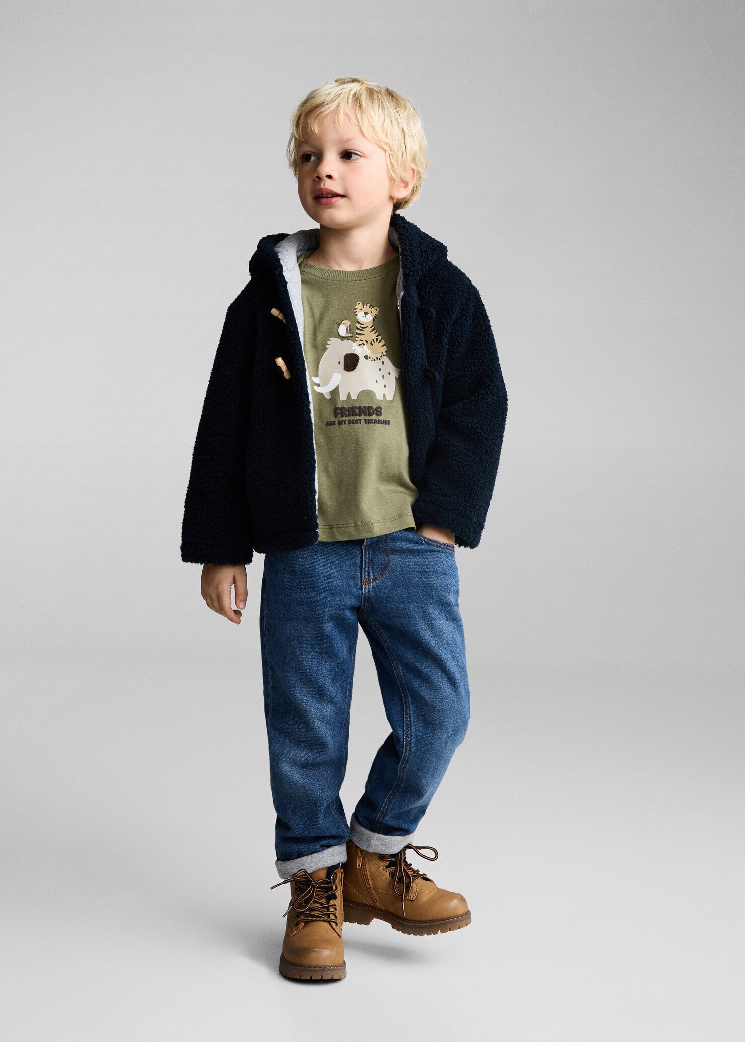 Long-sleeved t-shirt with embossed print - General plane