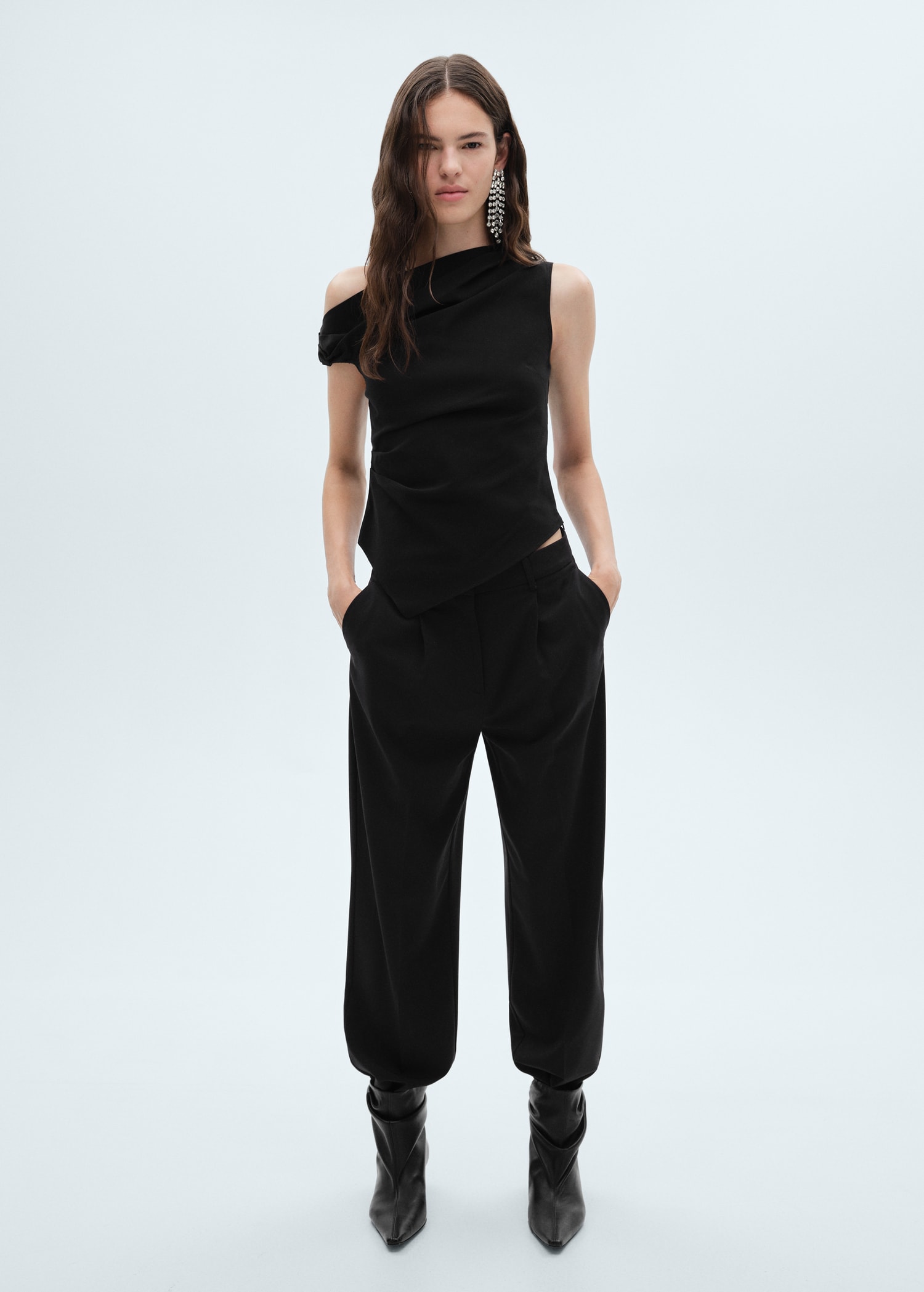 Asymmetrical draped top - General plane