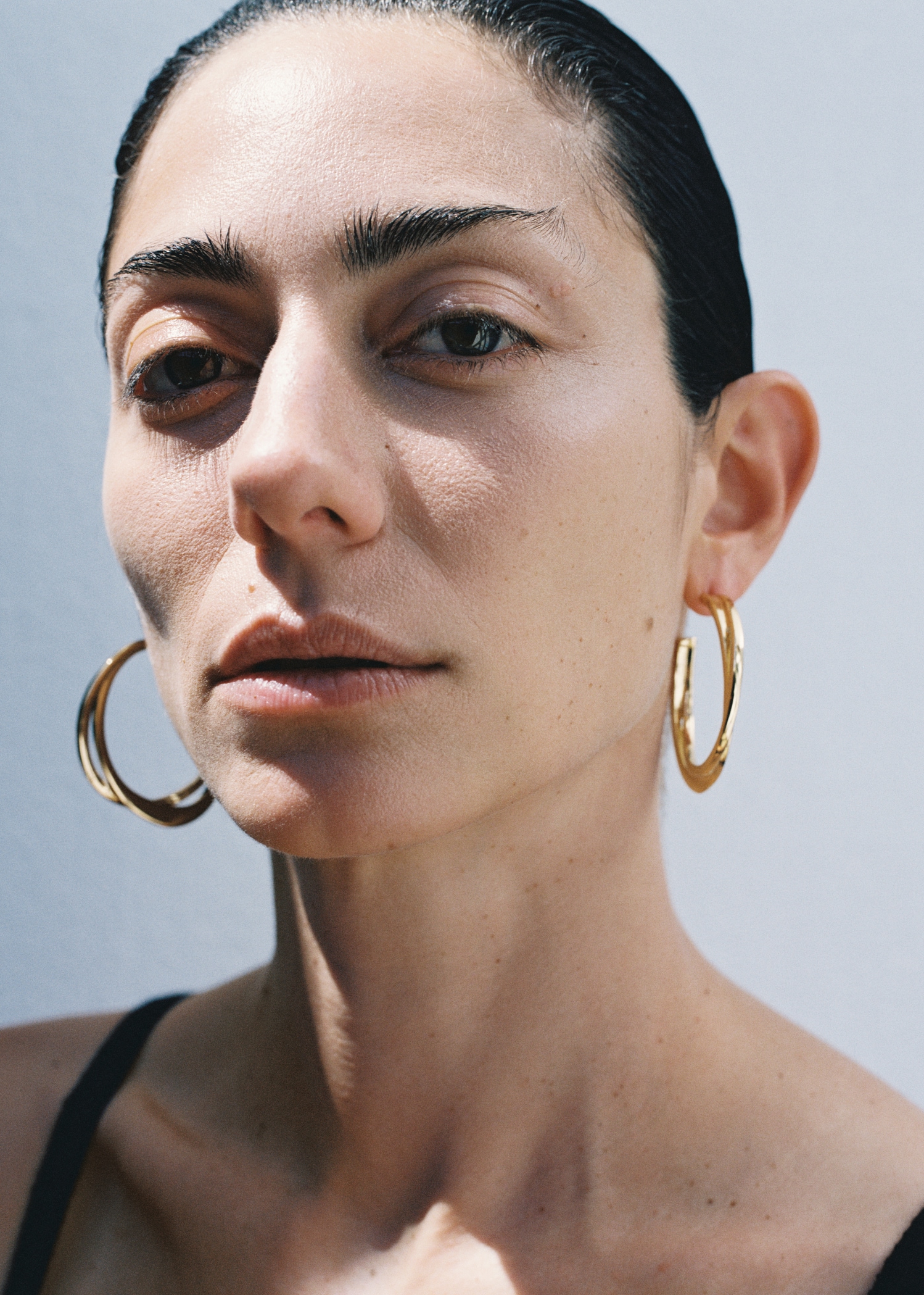 Intertwined hoop earrings - General plane