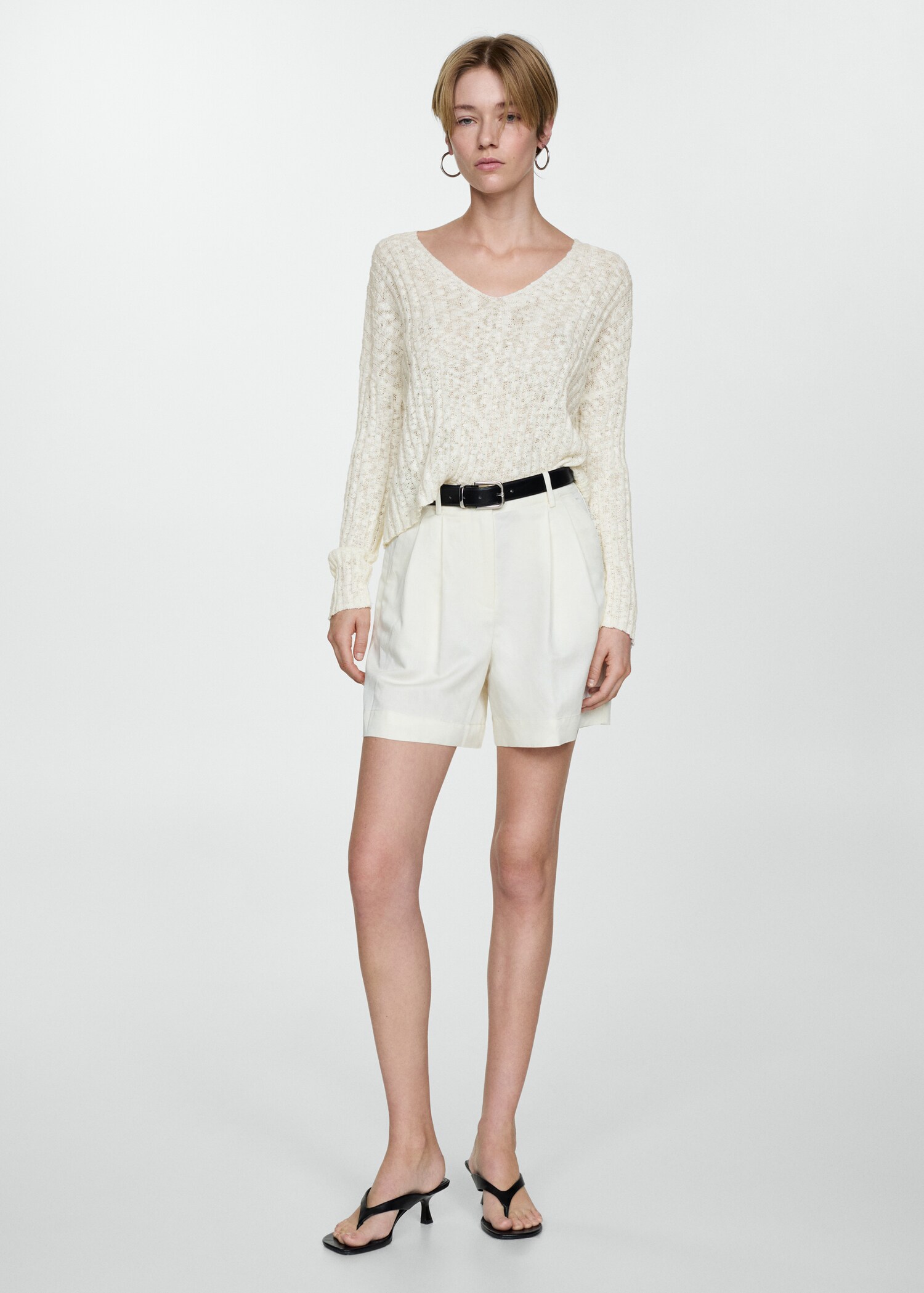 Long-sleeved fine-knit sweater - General plane