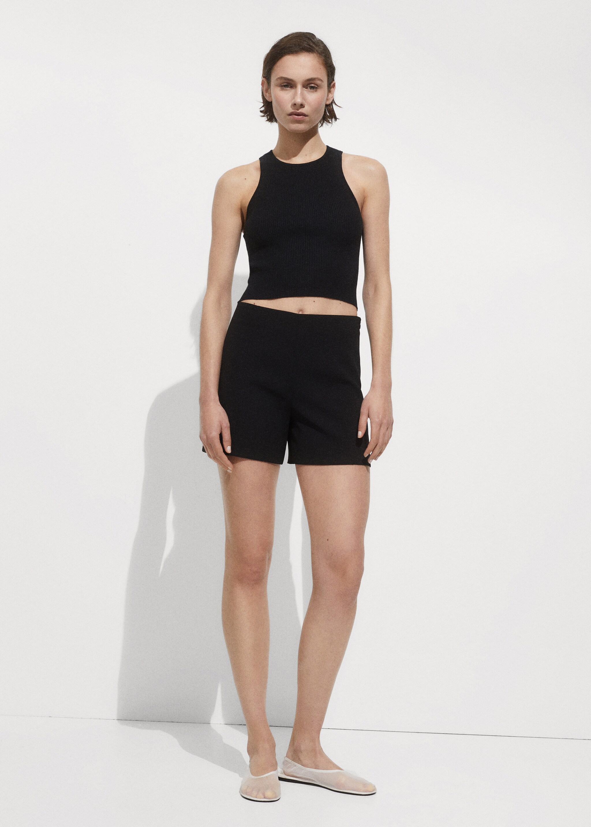 Straight mid-rise shorts - General plane