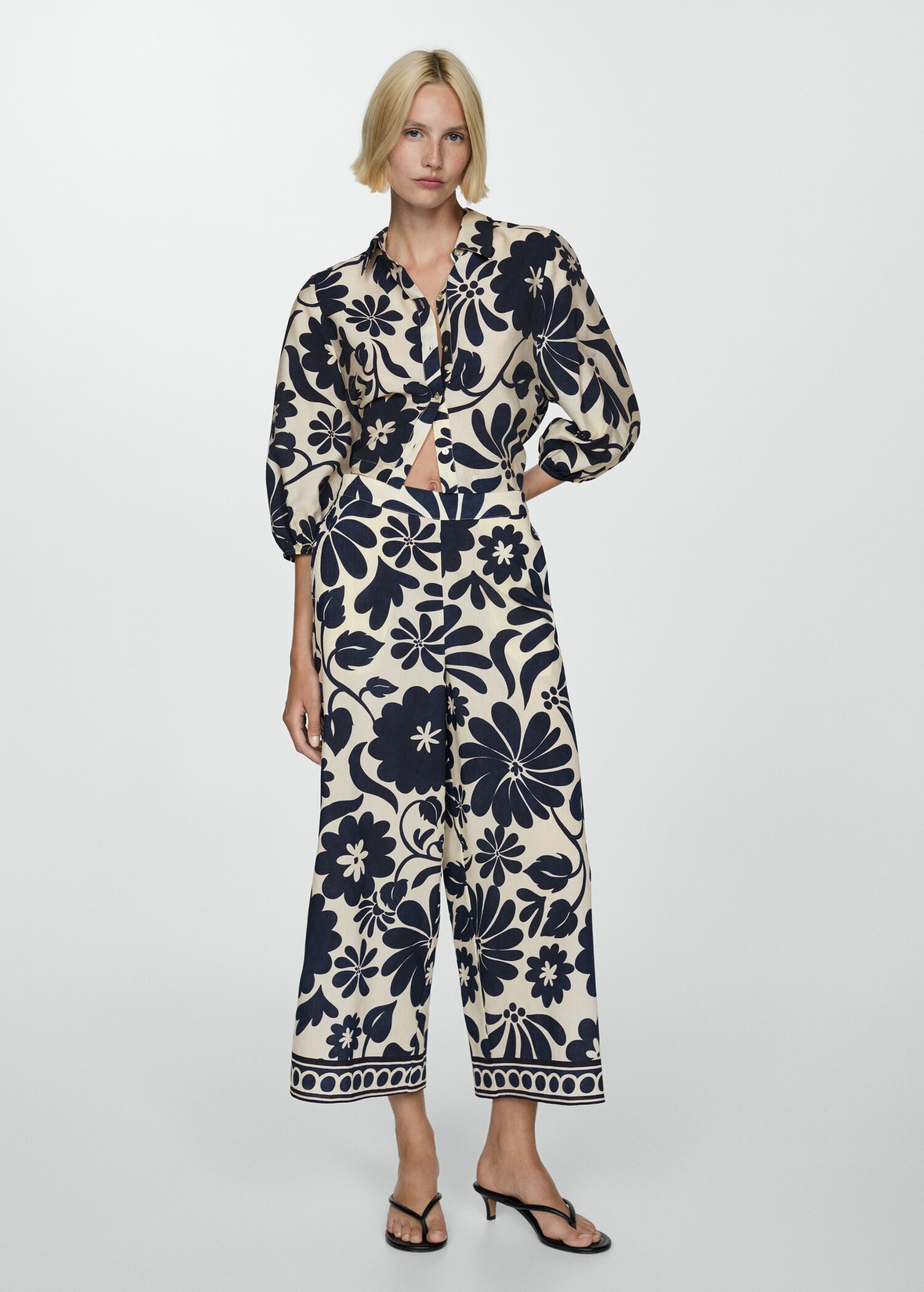 Pantalon fluide en imprimé fleuri - Plan général