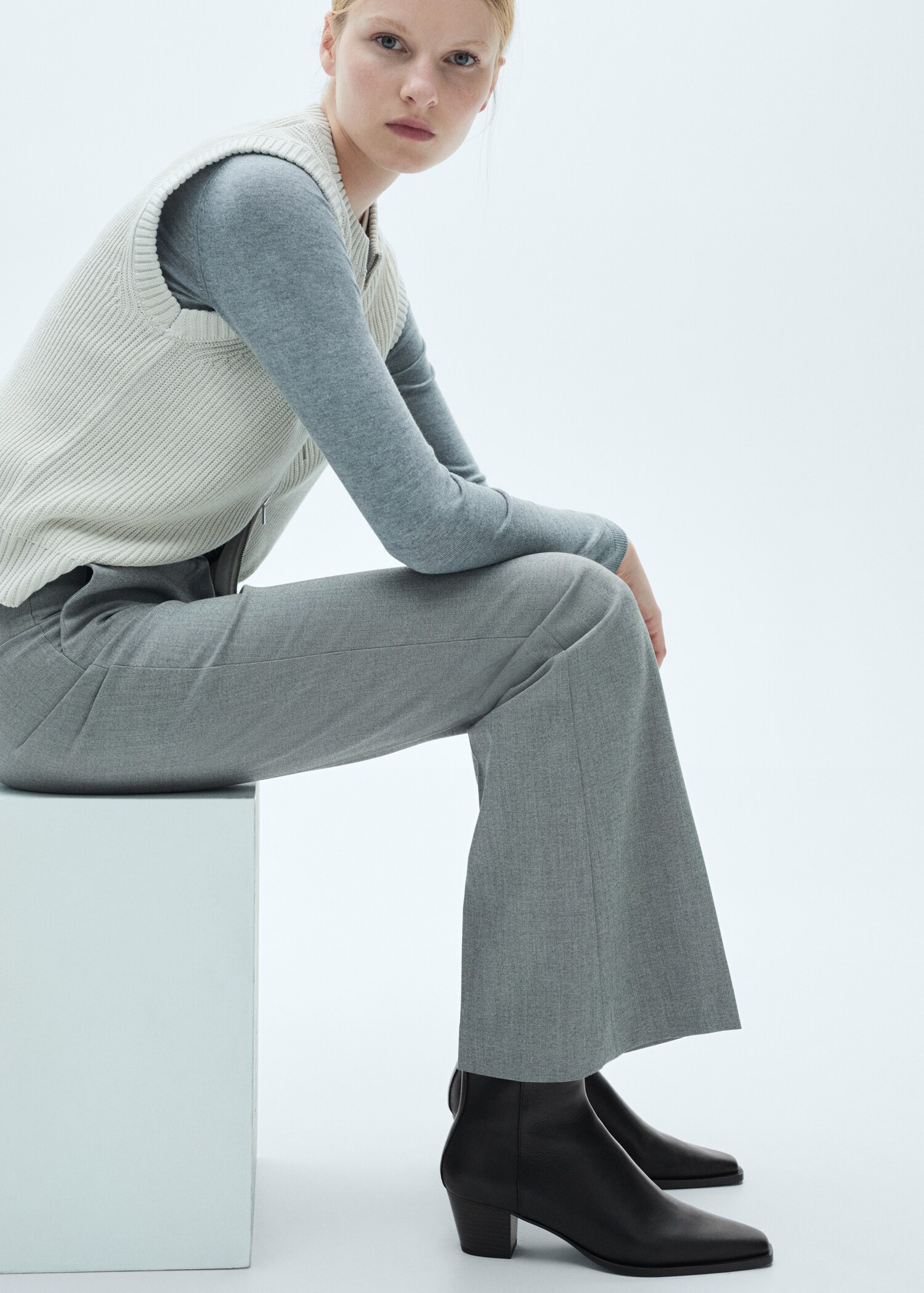 Lederstiefelette mit Blockabsatz - Allgemeine Ansicht