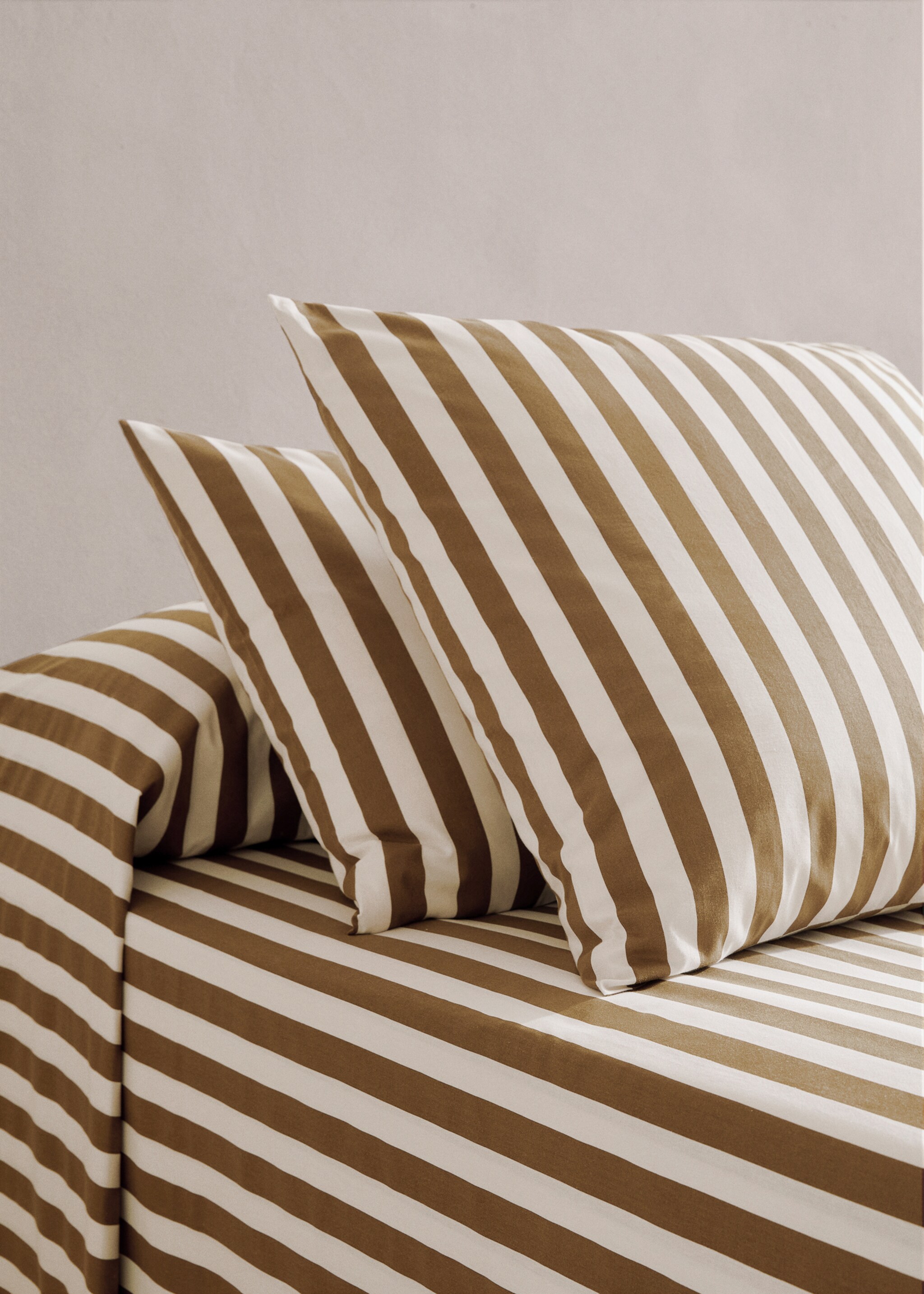 Striped pillowcase 60x60cm - General plane