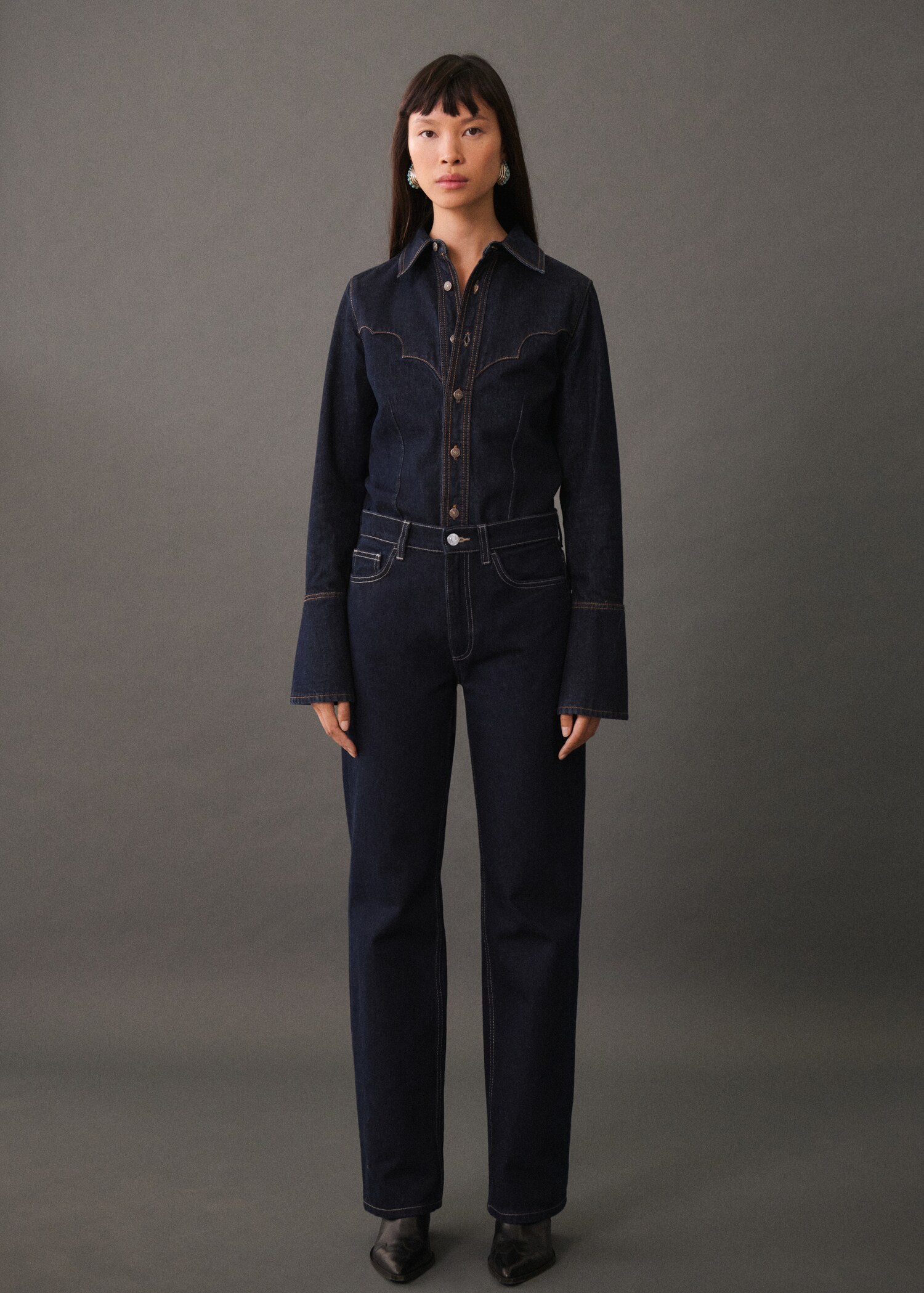 Denim shirt with seams - General plane
