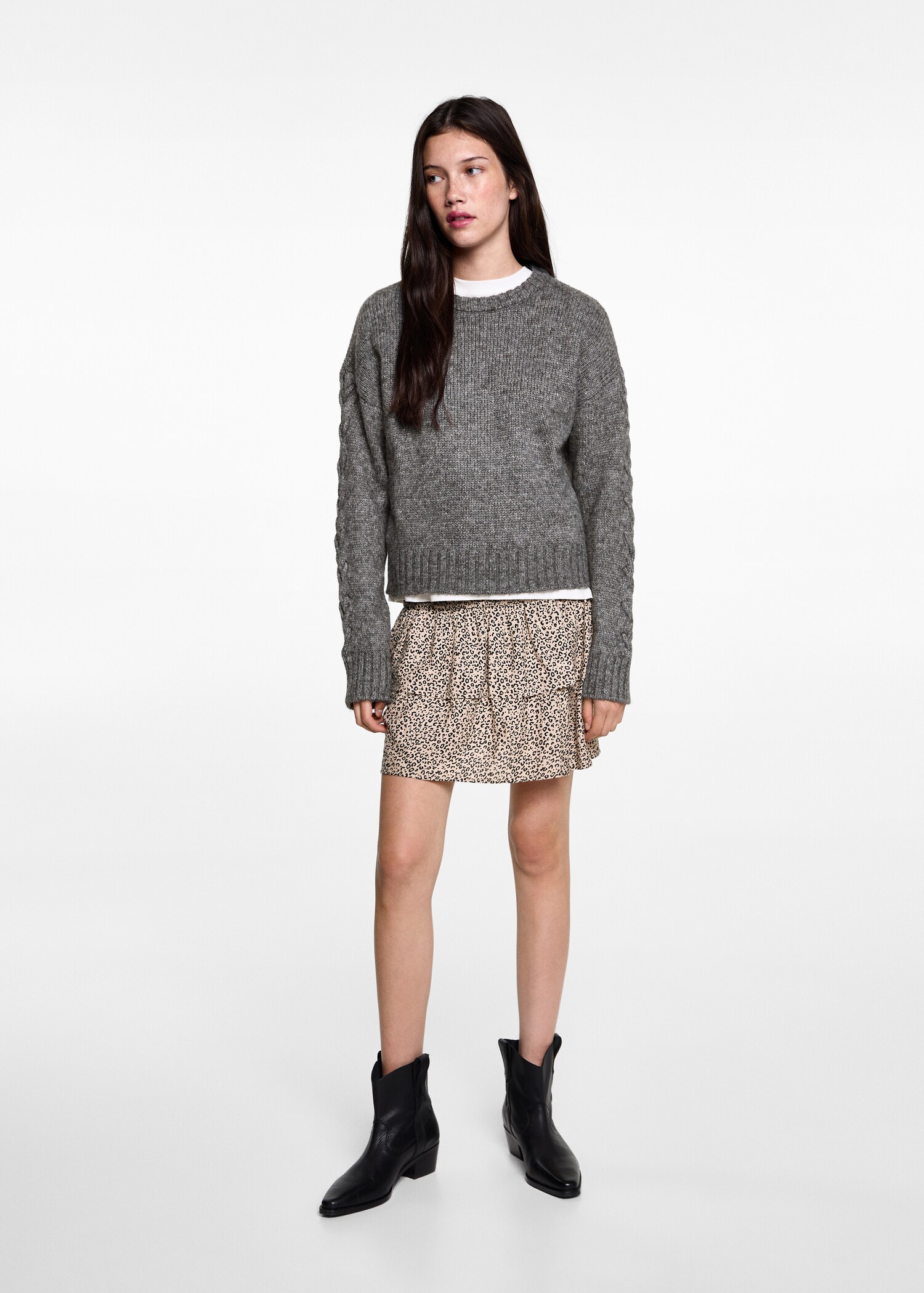 Braided sleeve sweater - General plane