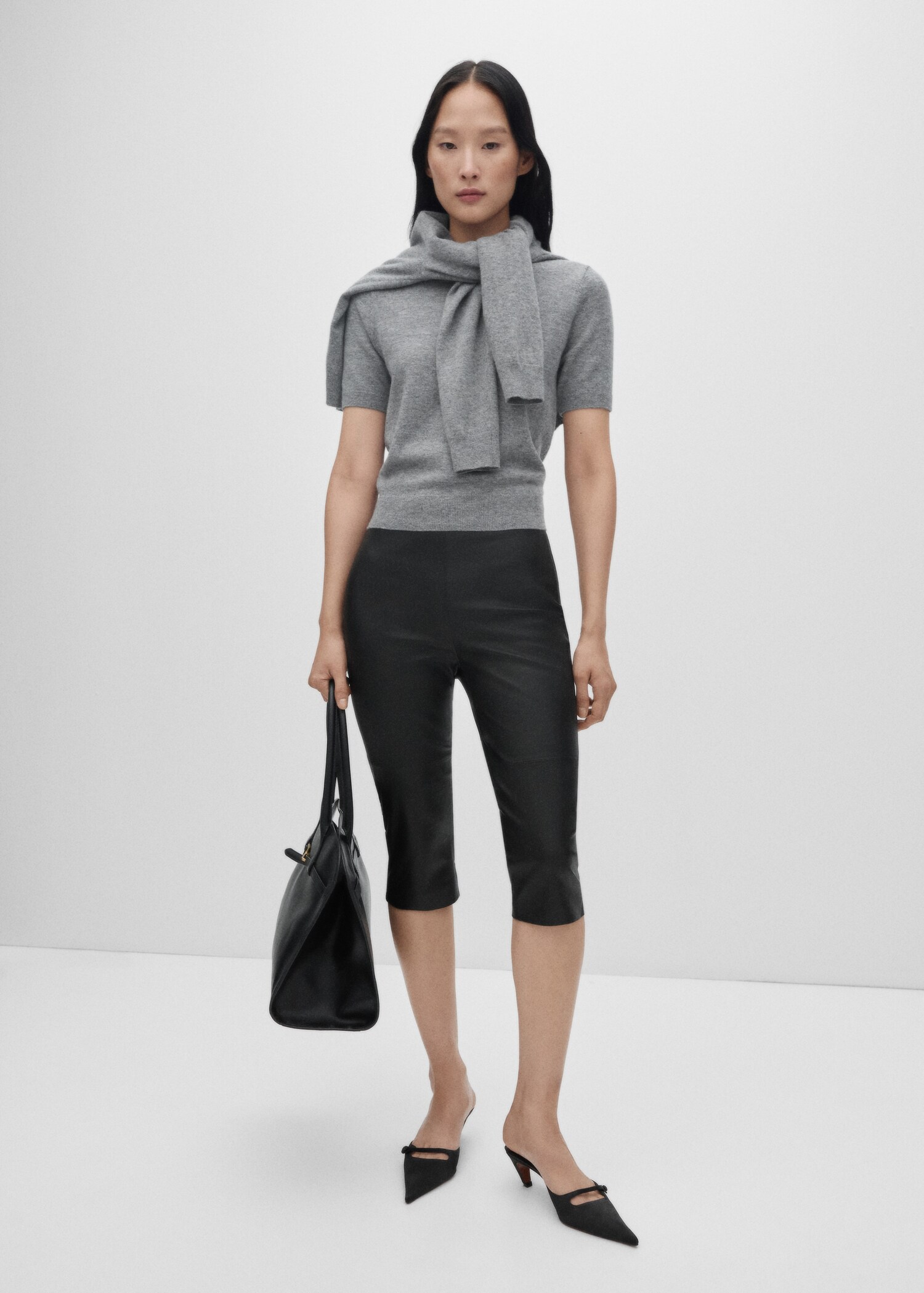 Short-sleeved wool sweater - General plane