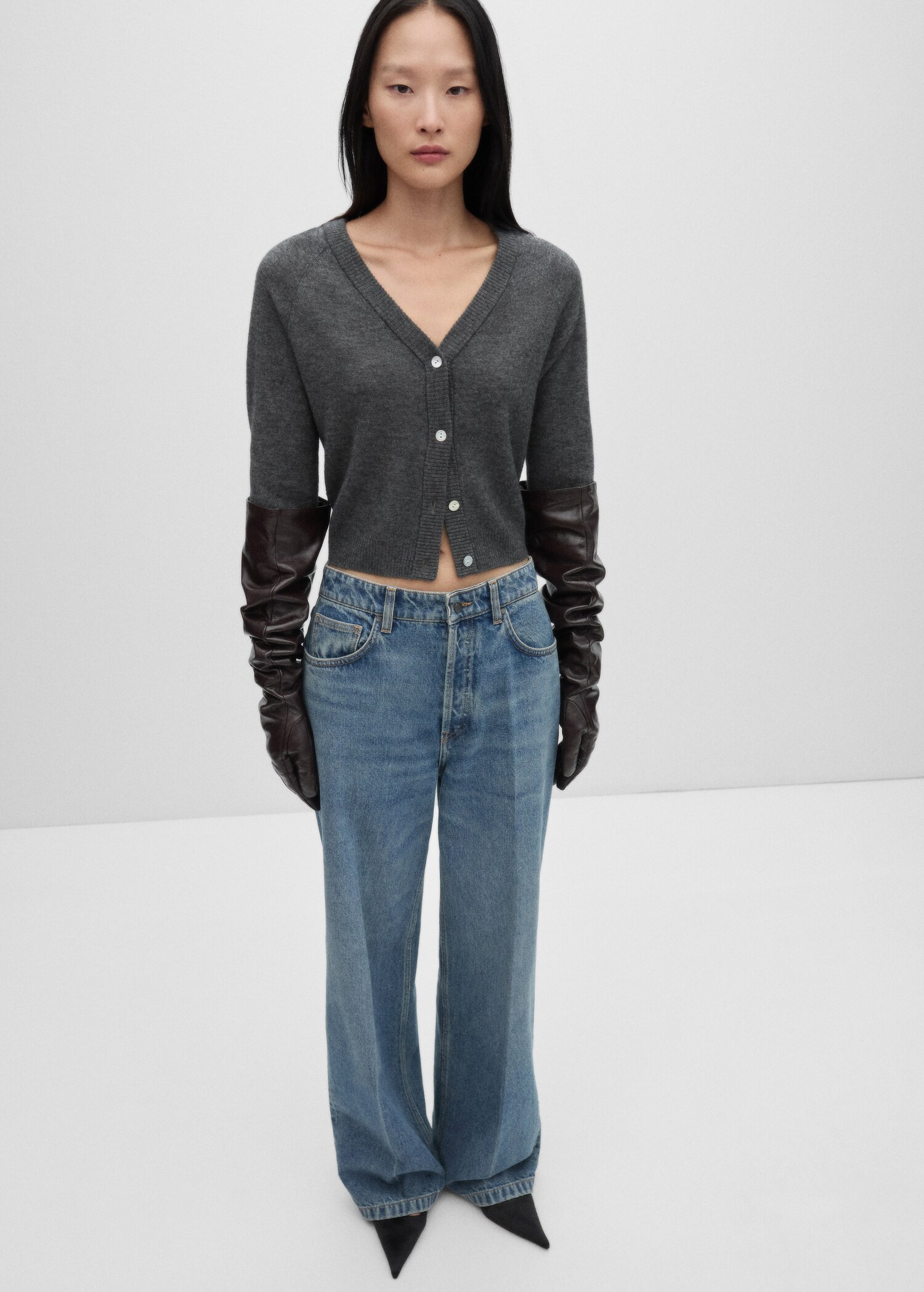 Buttoned wool cardigan - General plane