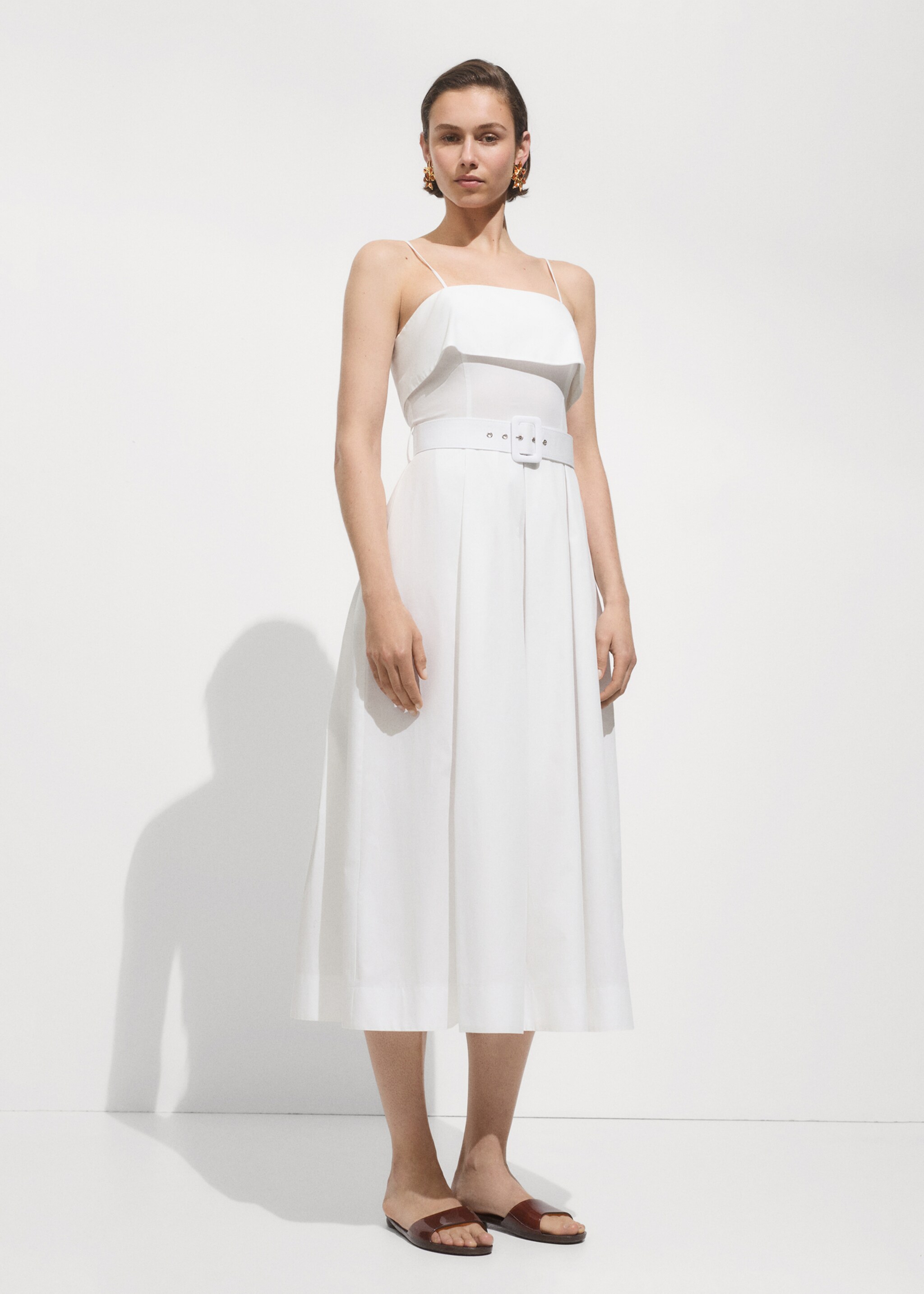 Vestido escote vuelto cinturón - Plano general, Blanco. Ref: 77050384-00.