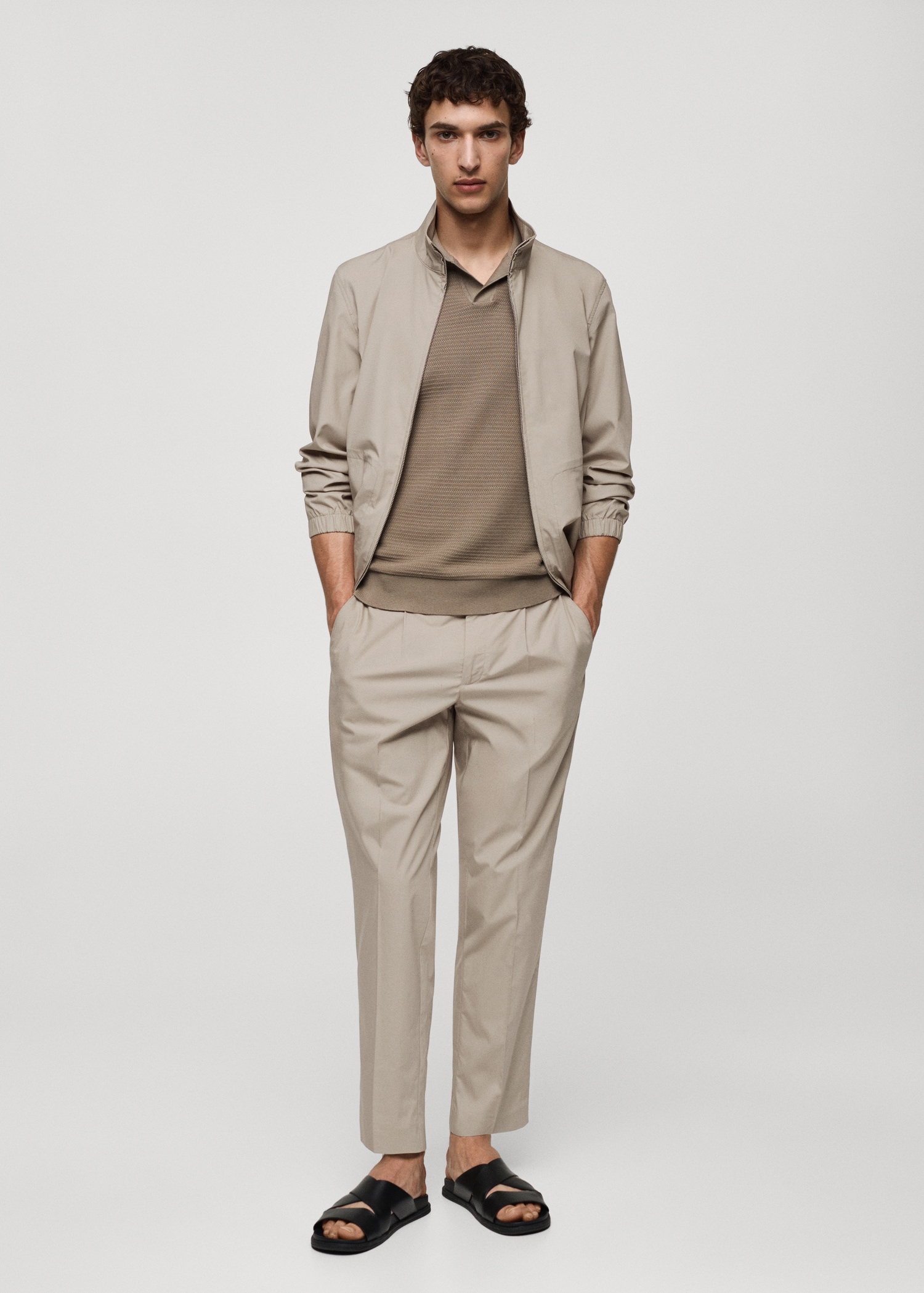 Slim-Fit-Bundfaltenhose aus Lyocell - Allgemeine Ansicht