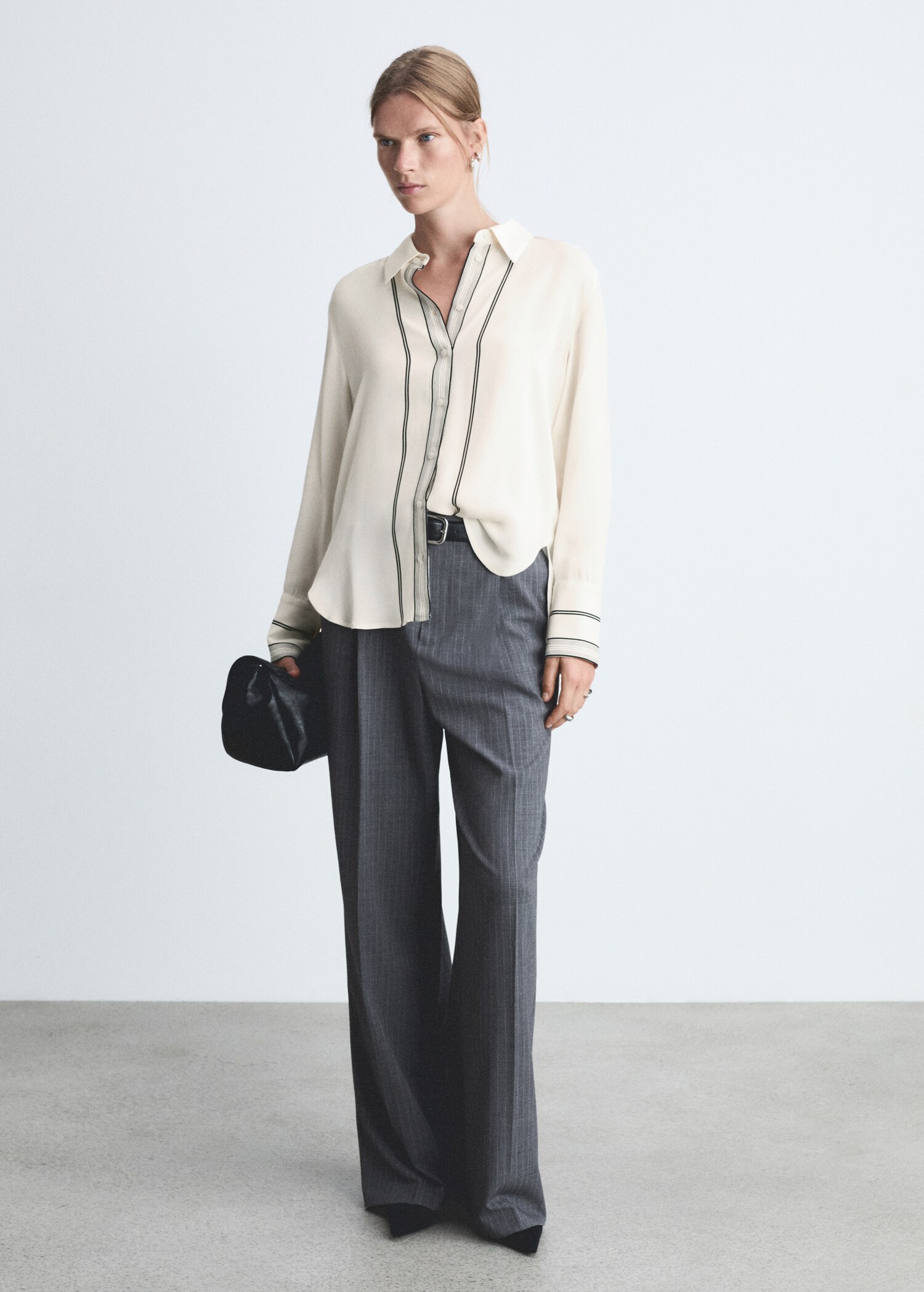 Shirt with contrasting details - General plane