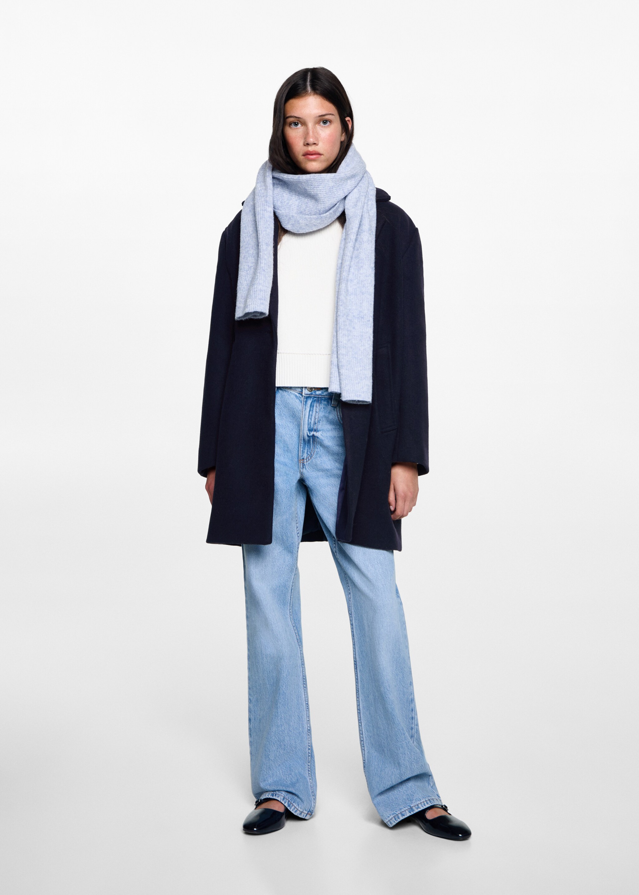Cloth coat with pockets - General plane
