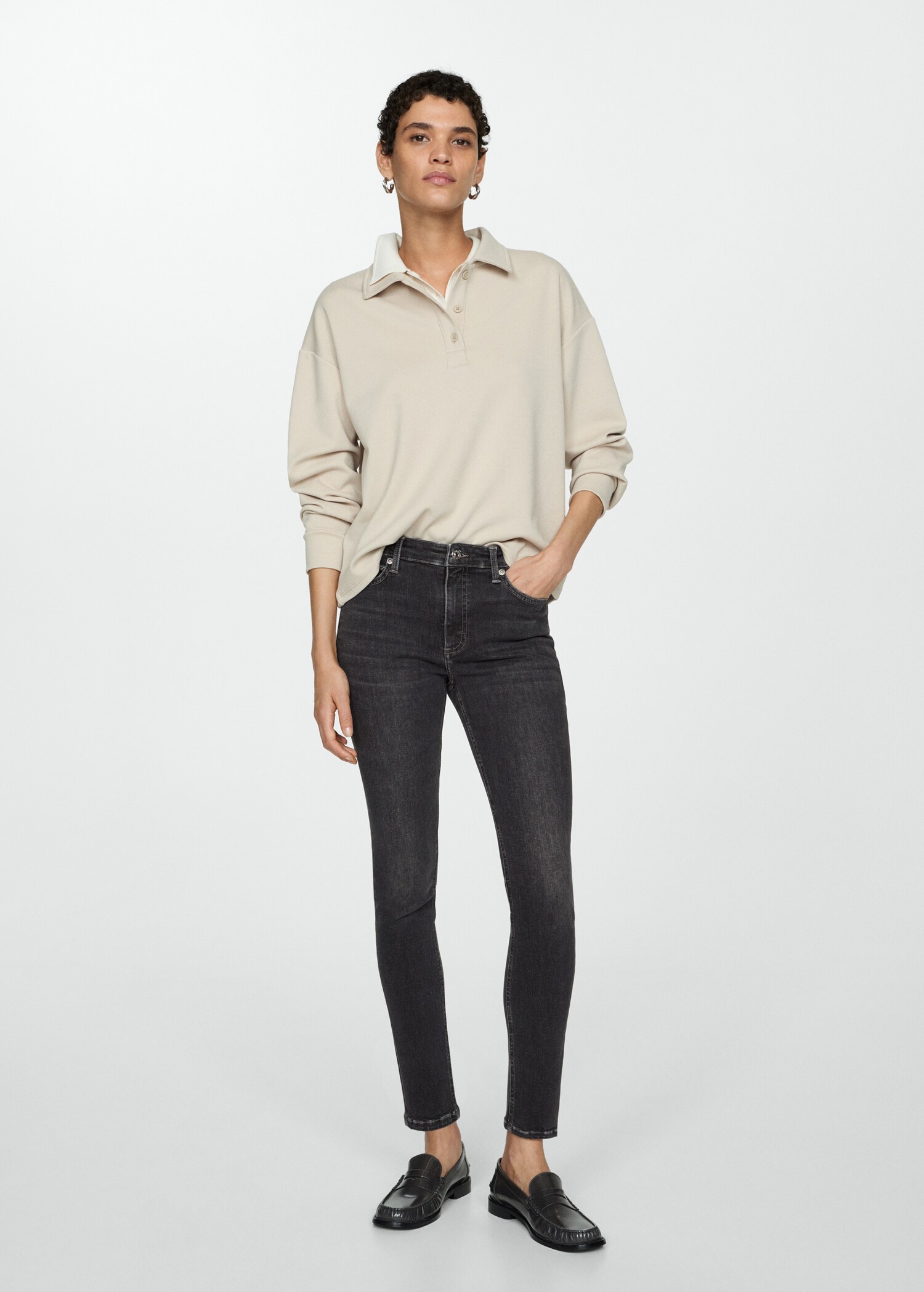 Jeans skinny tiro medio - Plano general