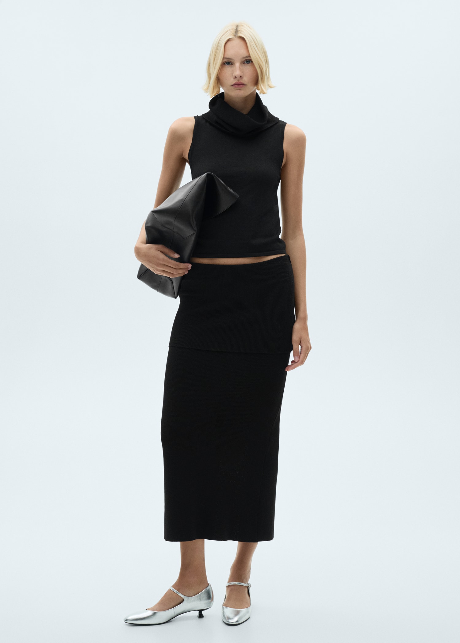 Turtleneck knit top - General plane