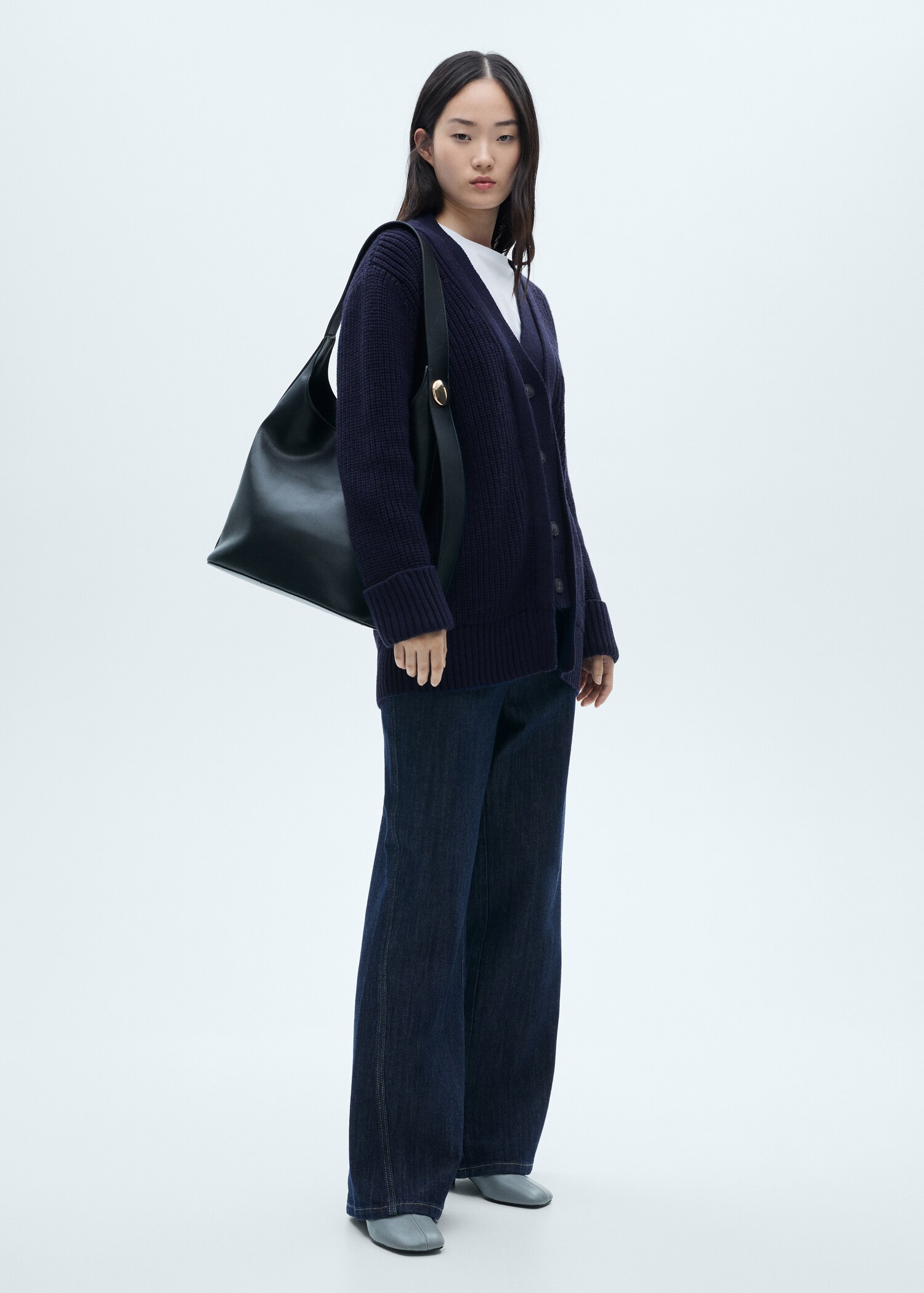 Oversized cardigan with buttons - General plane