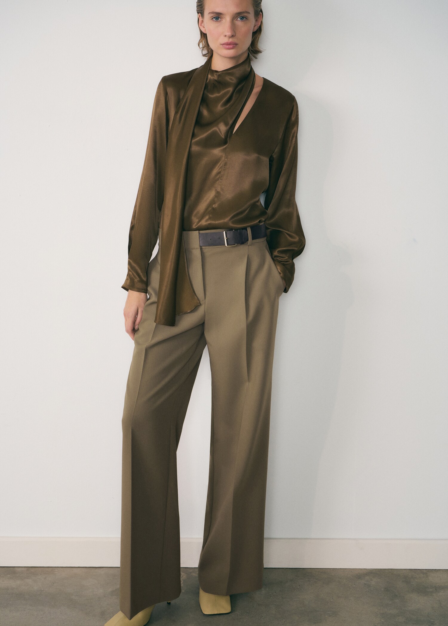 Belt straight-fit trousers - General plane