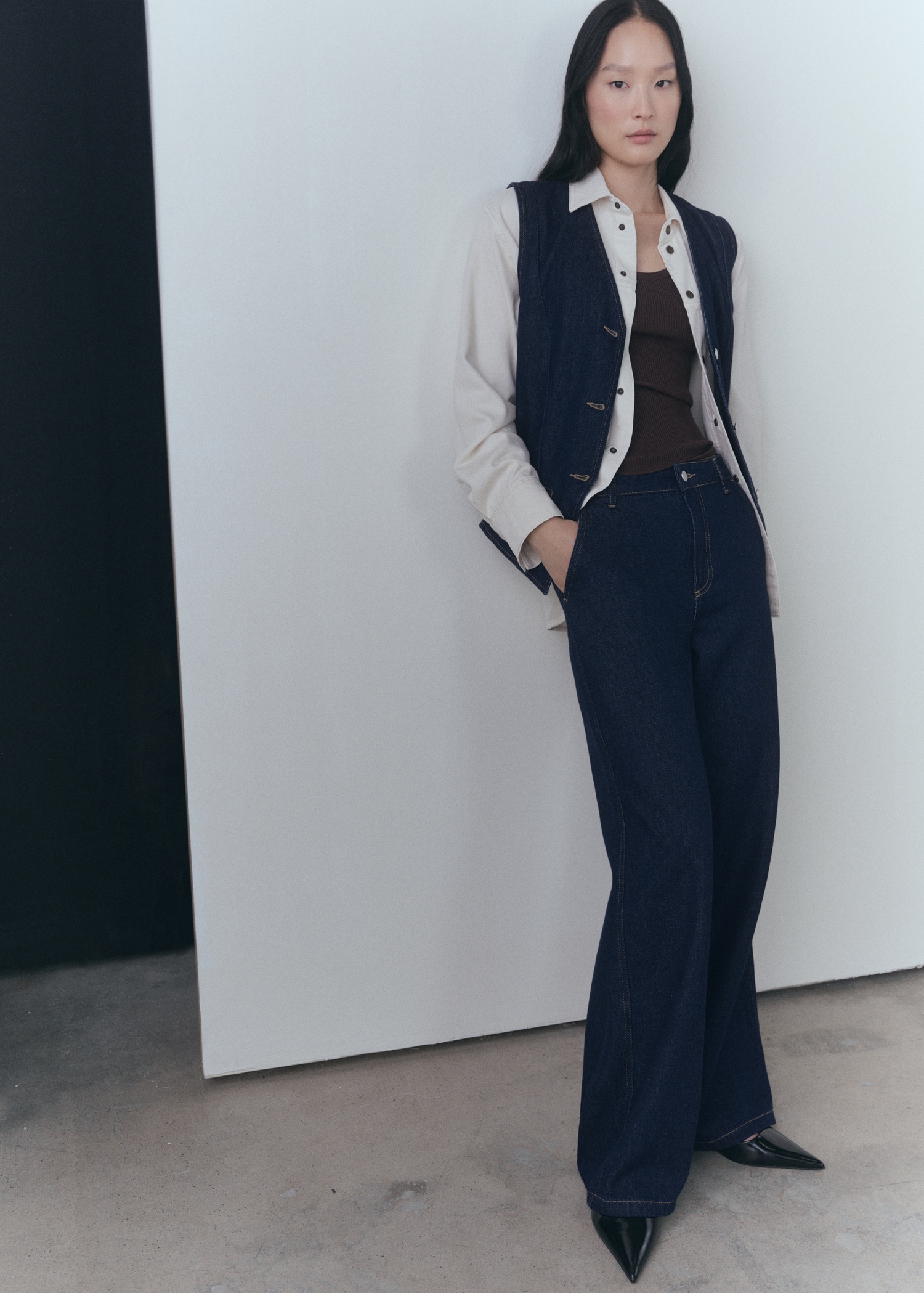 Wideleg rinse-wash jeans - General plane