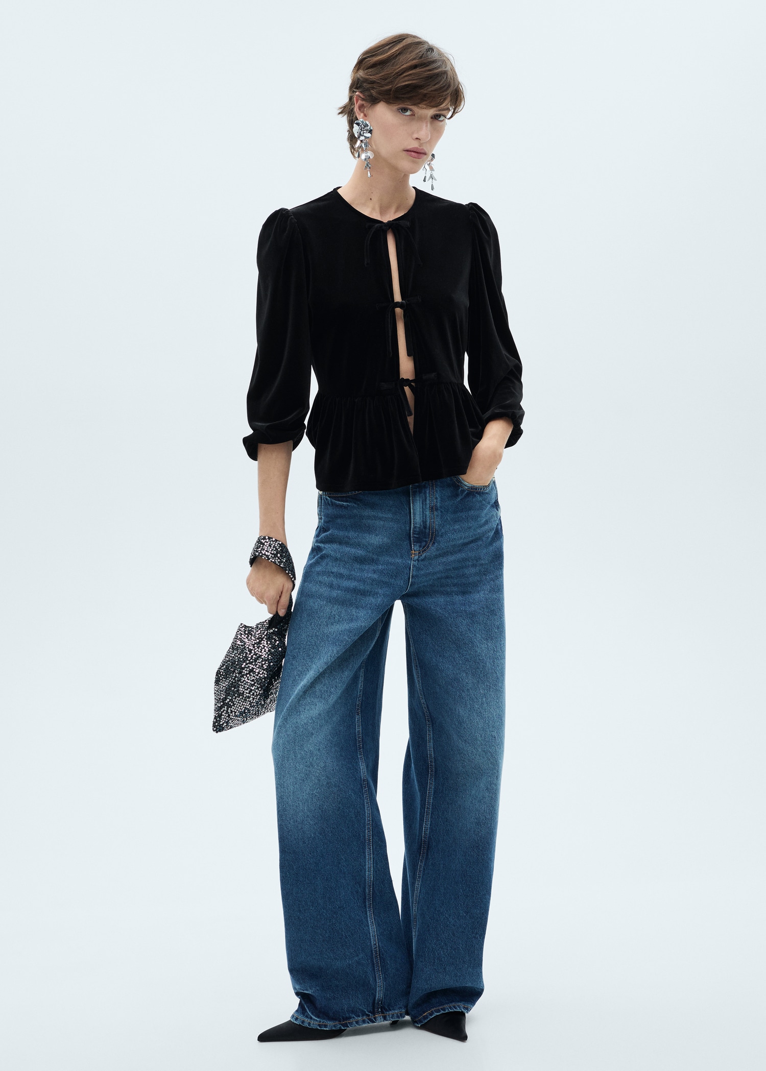 Blusa terciopelo lazos MANGO Perú