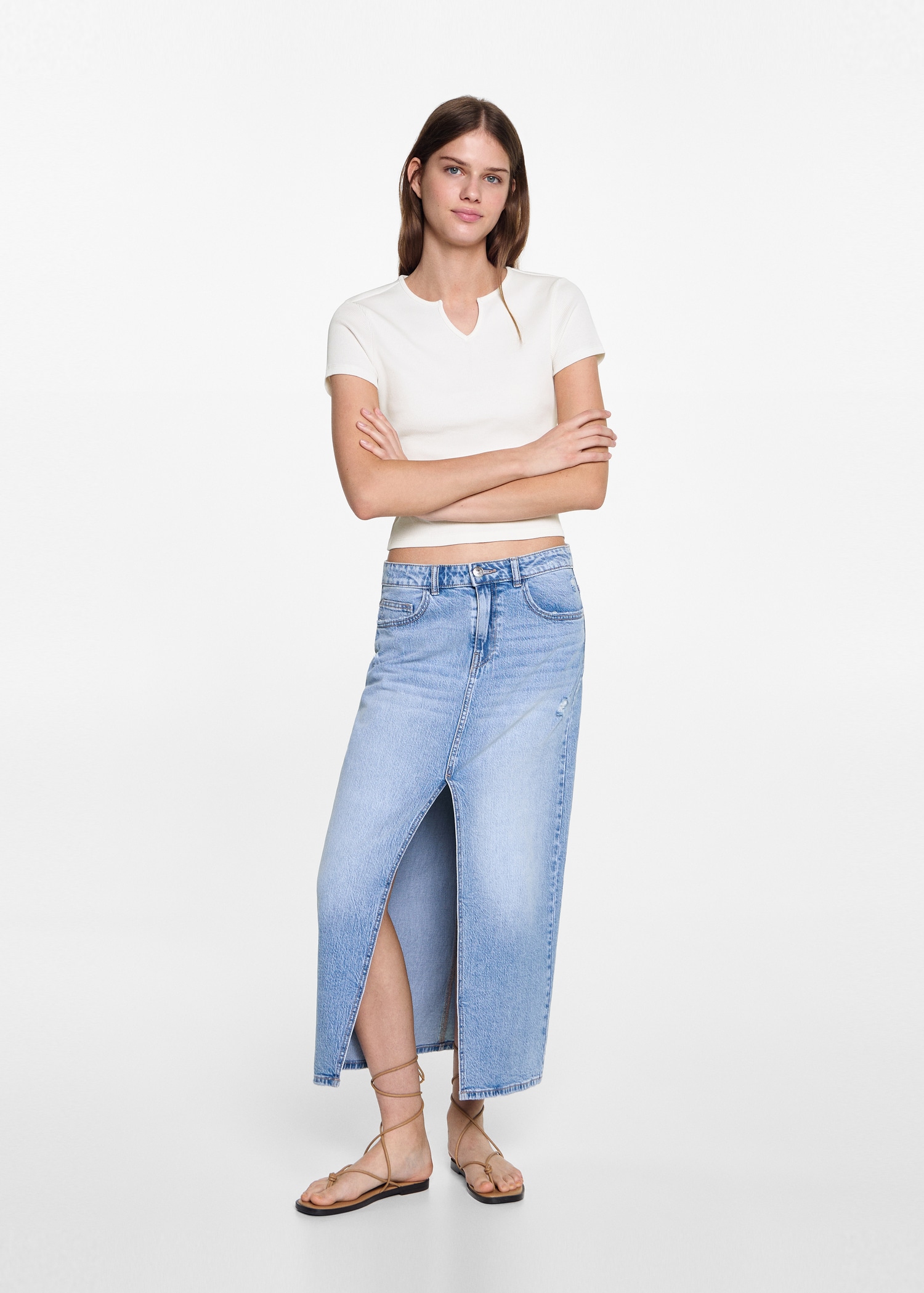 V-neck T-shirt - General plane