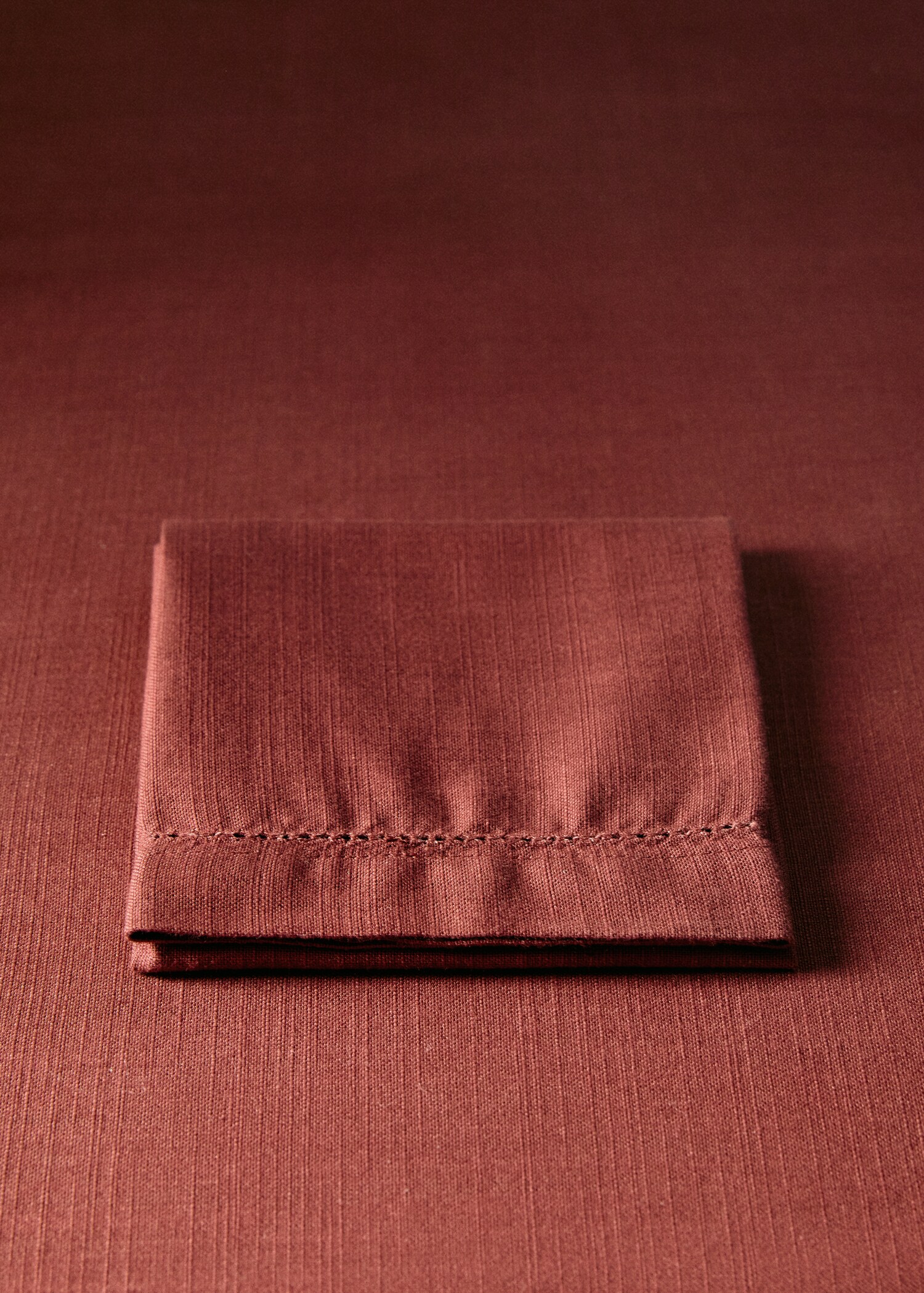 Serviette de table détail broderie ajourée - Plan général