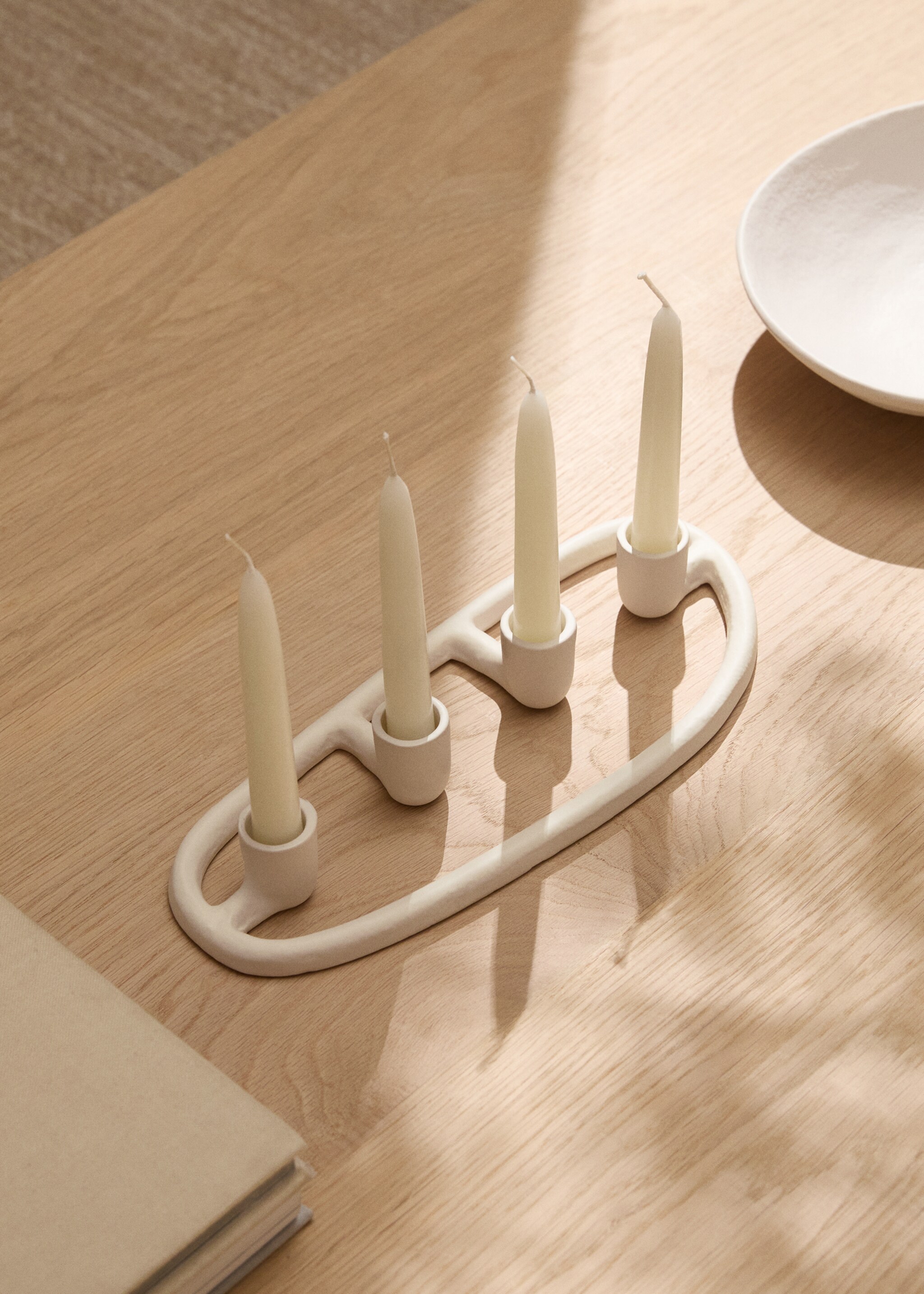 Four candle holders - Plano geral