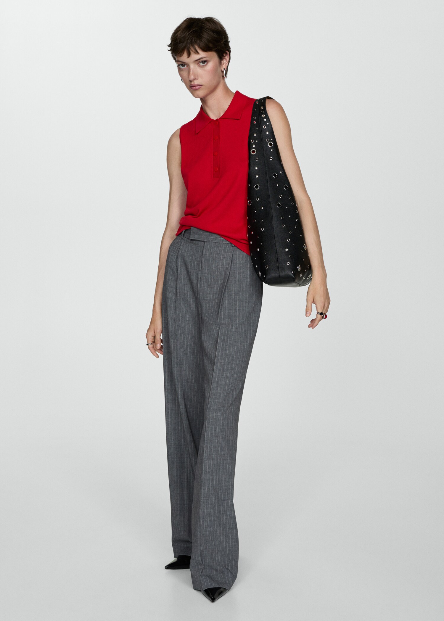 Fine-knit polo neck gilet - General plane