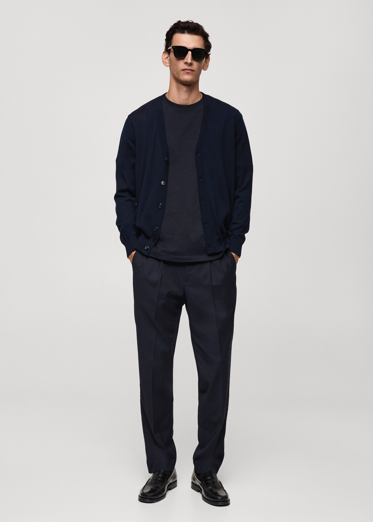 100% merino wool medium-knit cardigan - General plane