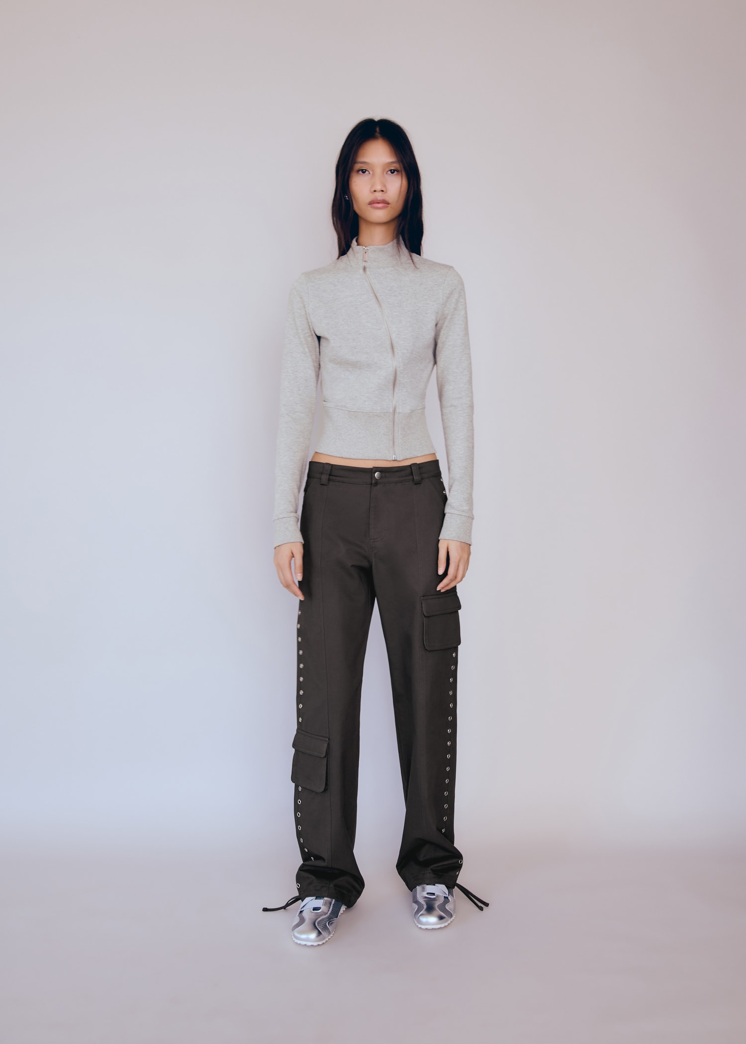Pantalón parachute tachuelas - Plano general