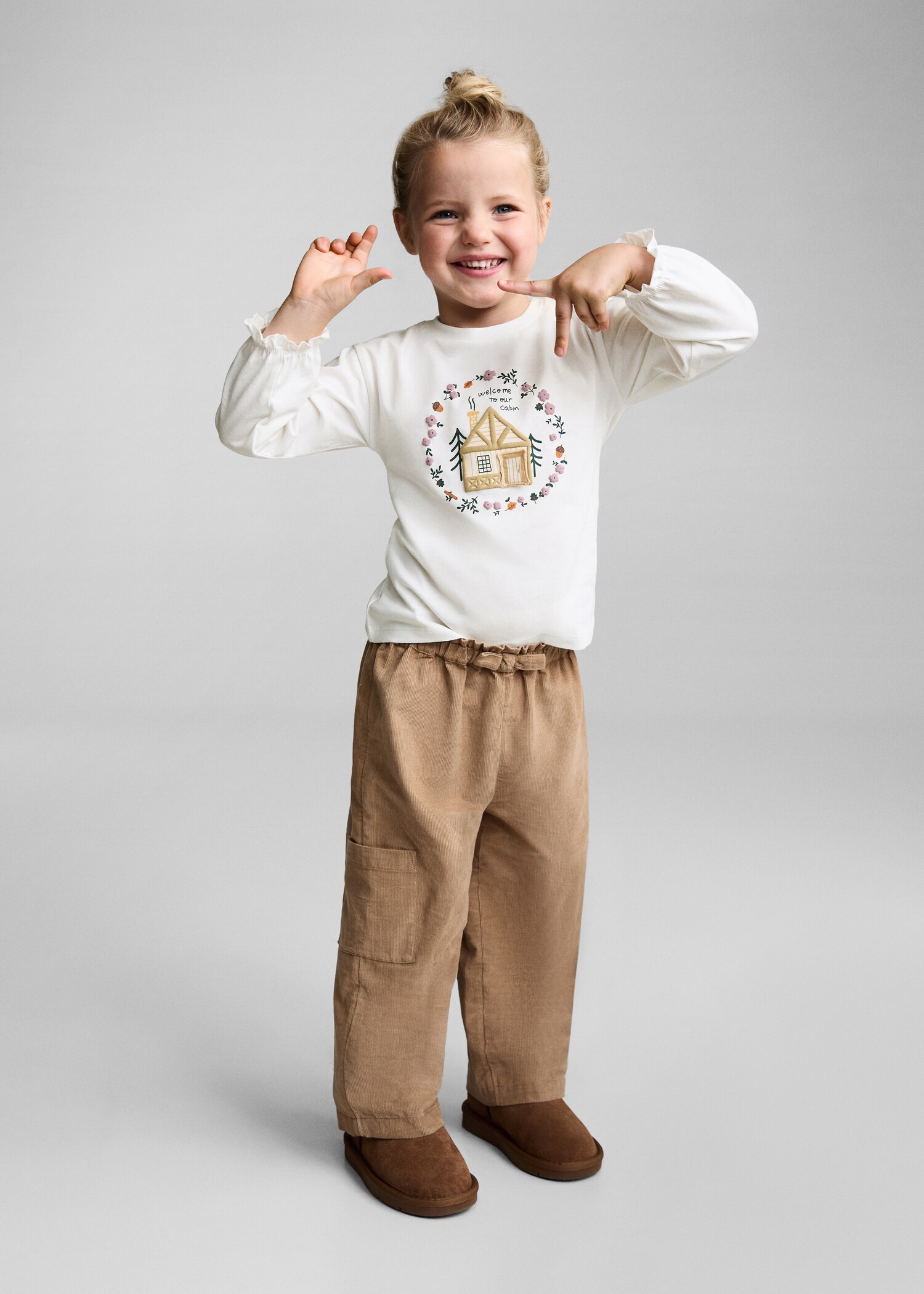 Long-sleeved t-shirt with embossed print - General plane