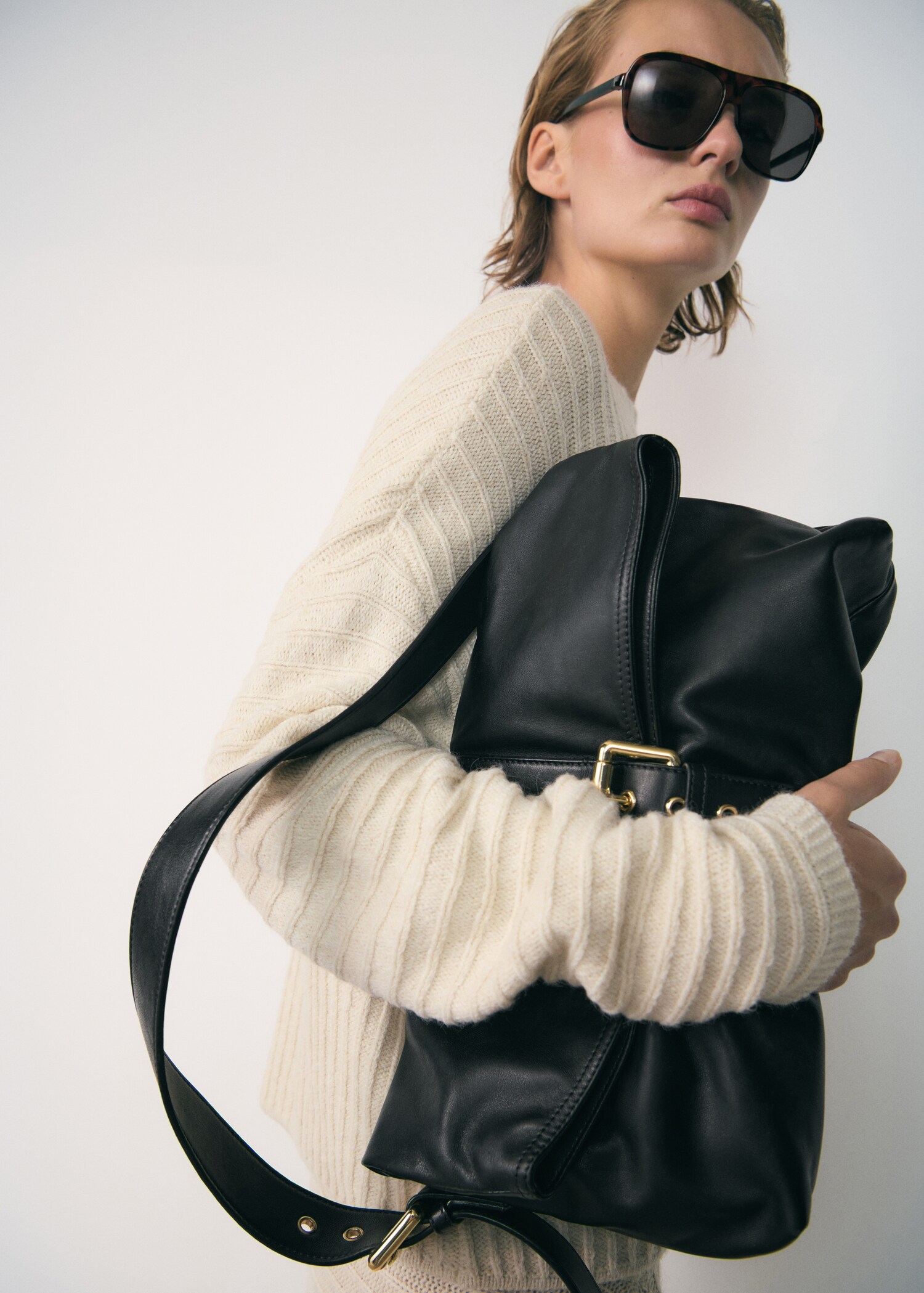 Buckle leather bag - General plane