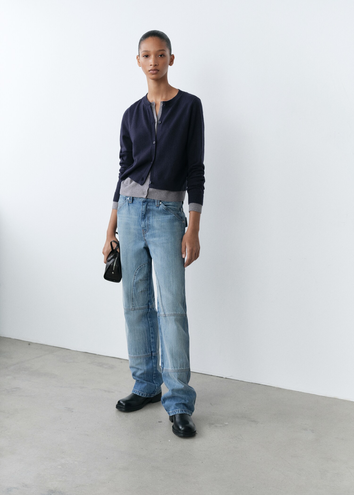 Wideleg jeans with decorative stitching - General plane