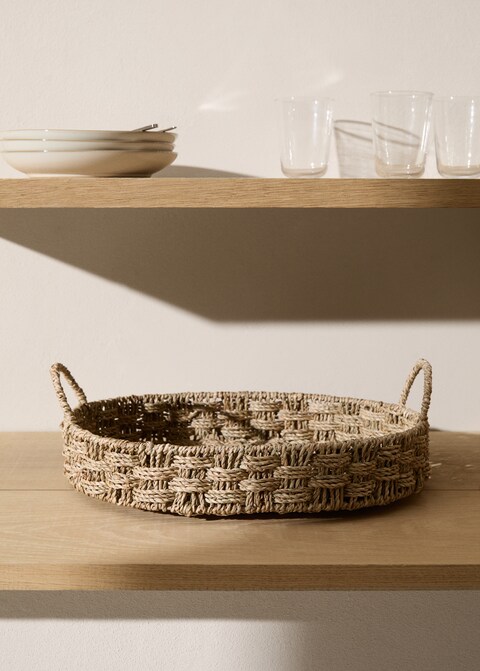 Round tray with natural fiber handles