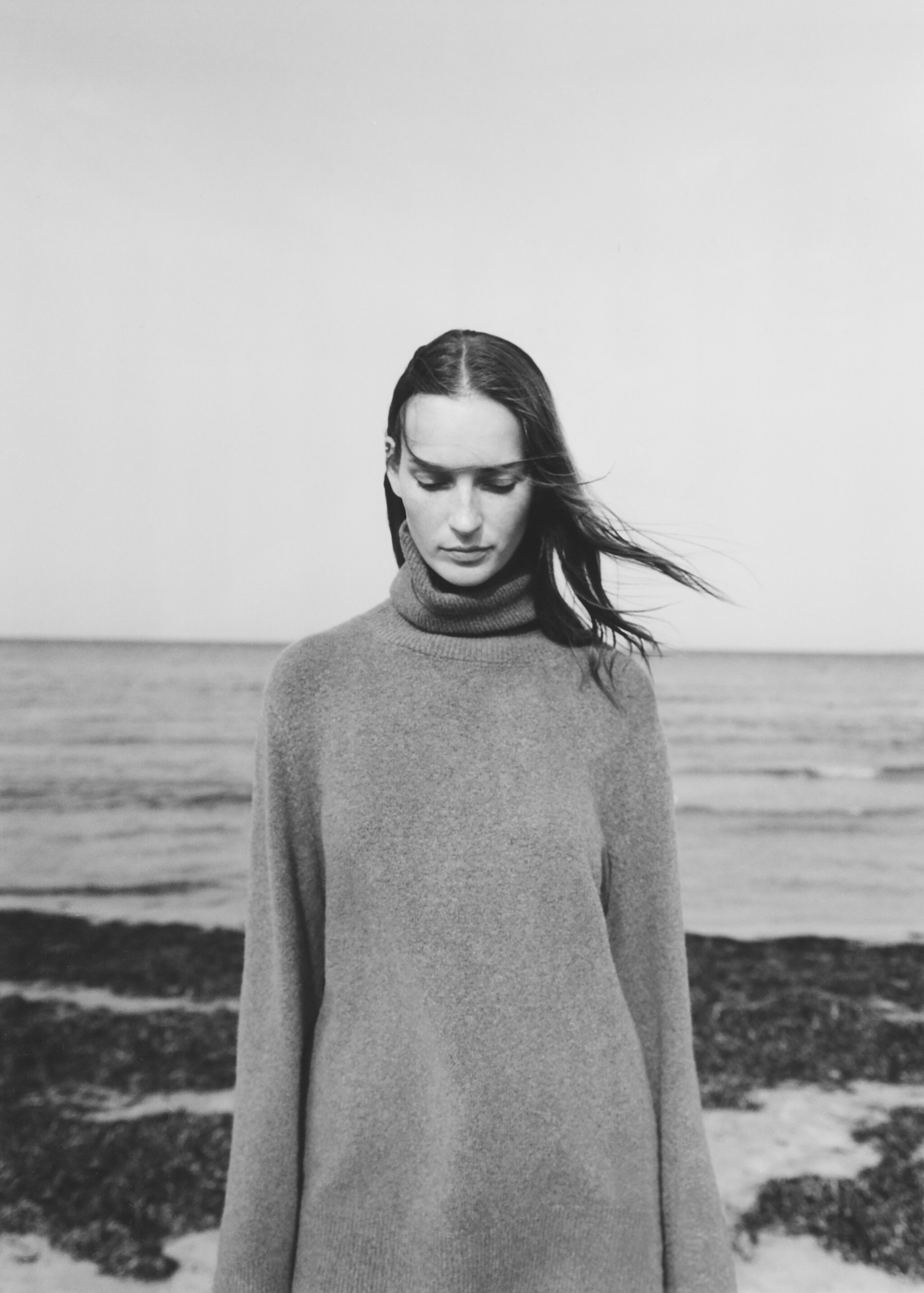 Turtleneck knit sweater - General plane