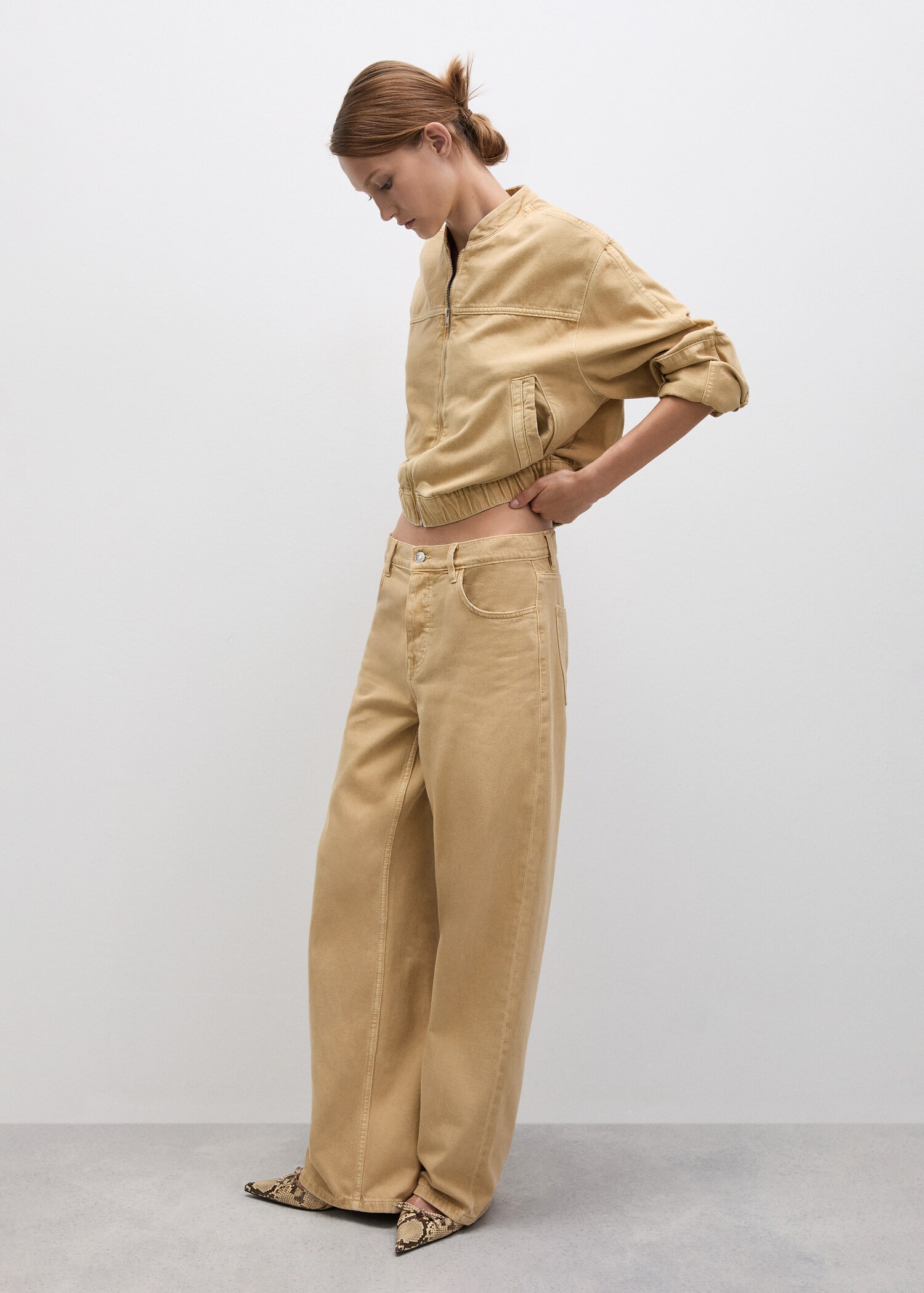 Low-rise loose-fit wideleg jeans - General plane