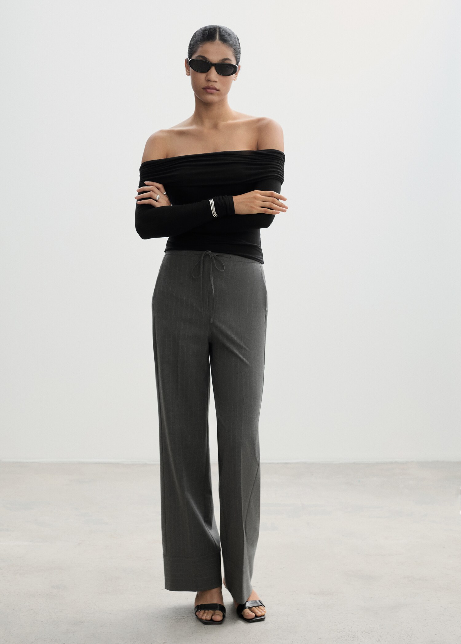 Off shoulders T-shirt - General plane