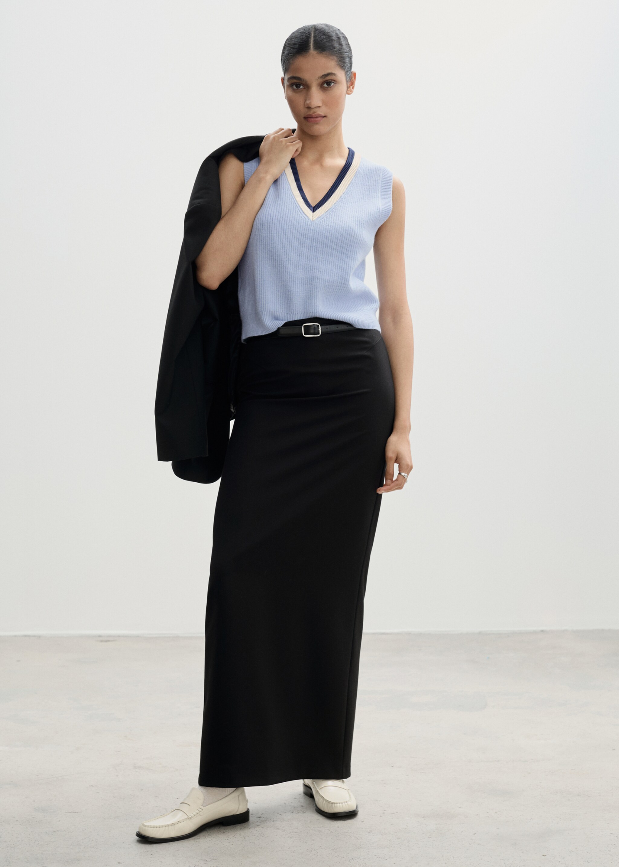 Contrast V-neck vest - General plane, Sky Blue. Ref: 77074034-00.