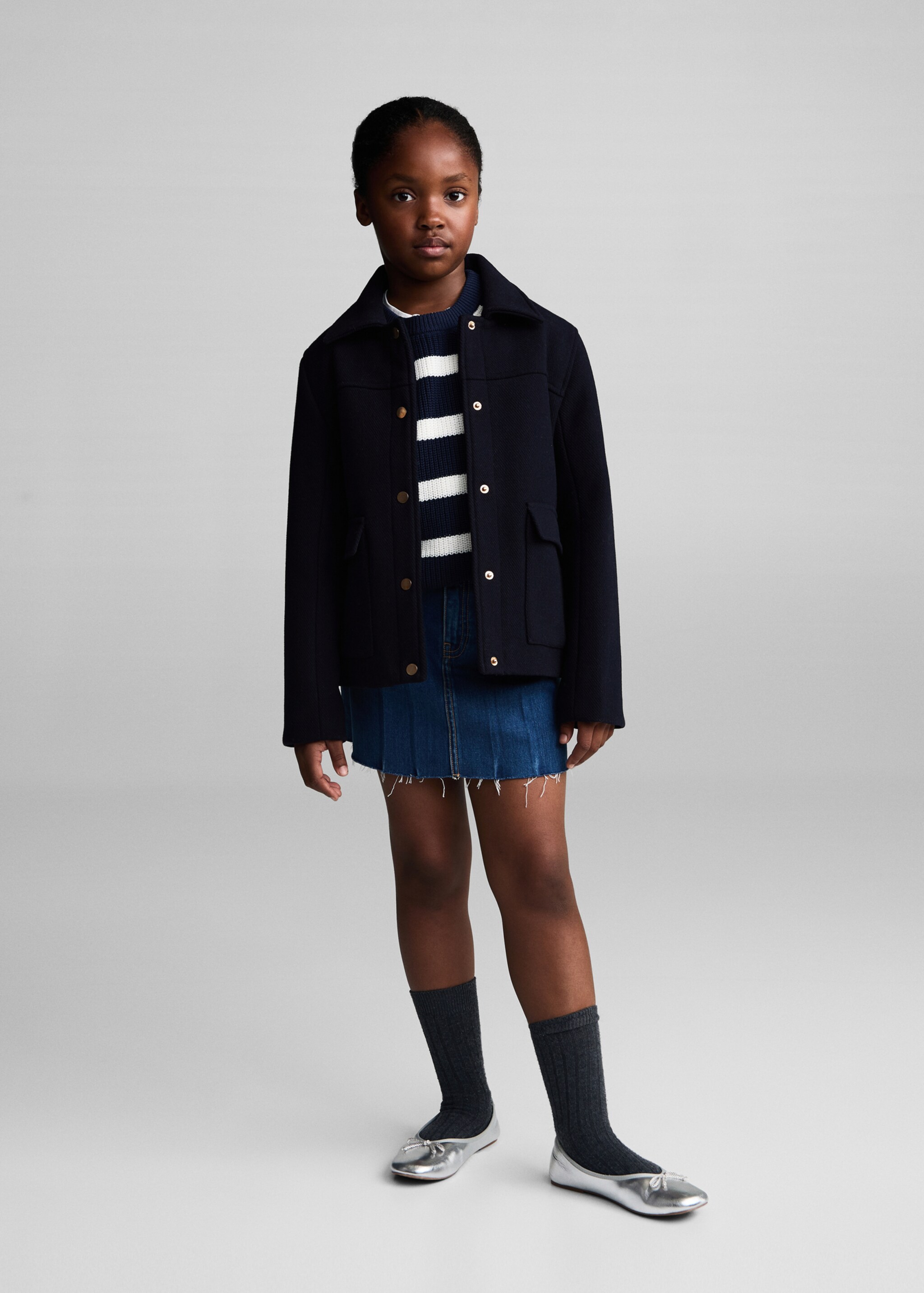 Straight pocketed coat - General plane