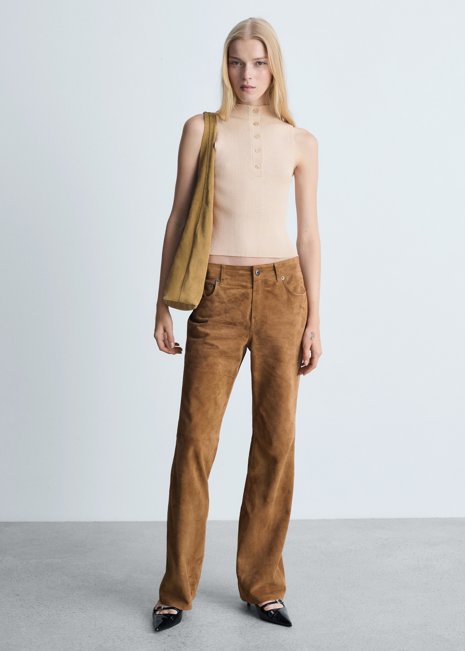 Buttoned ribbed top - General plane
