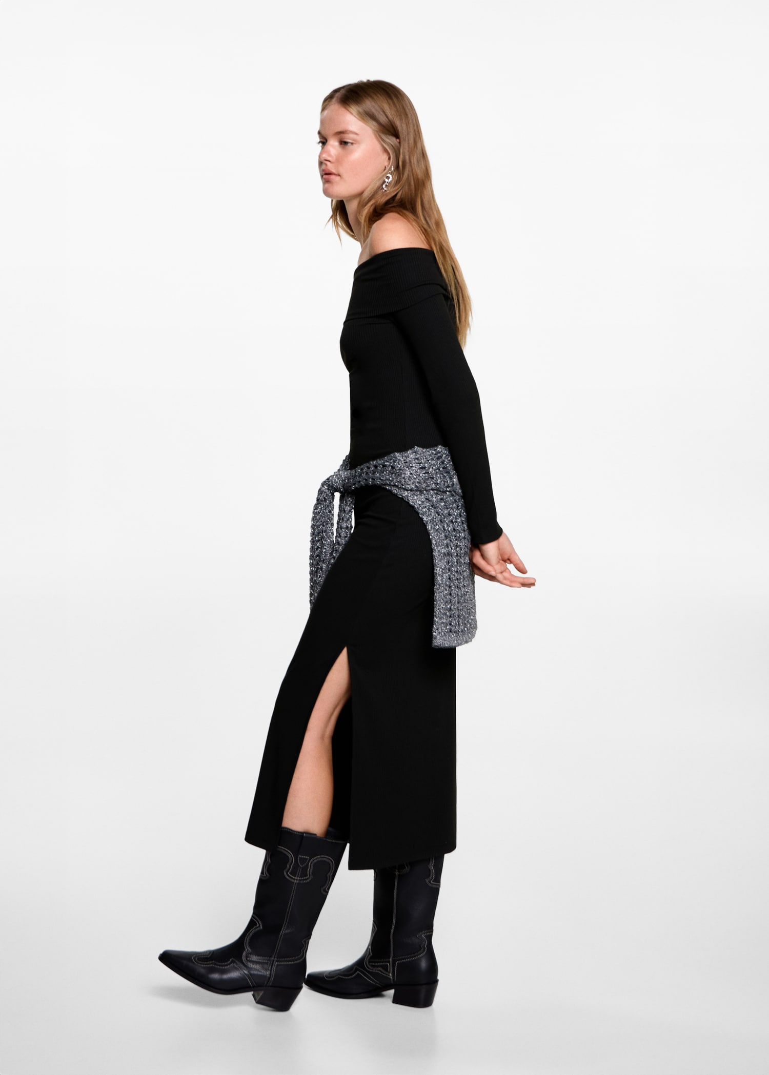 Off-the-shoulder long dress - General plane
