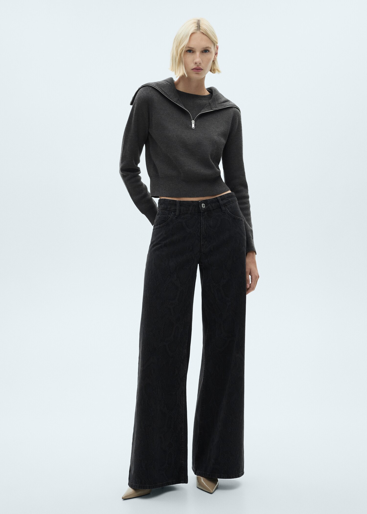 Jeans efecto serpiente - Plano general