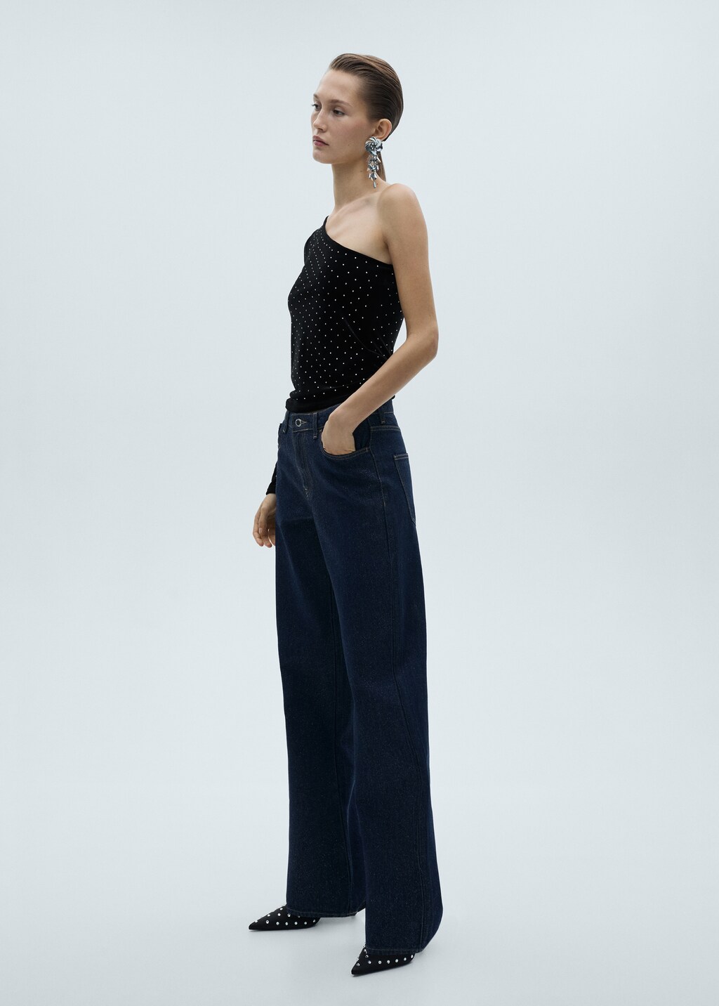 Asymmetrical velvet top with rhinestones - Women | MANGO Japan Asymmetrical velvet top with rhinestones - Women | MANGO Japan