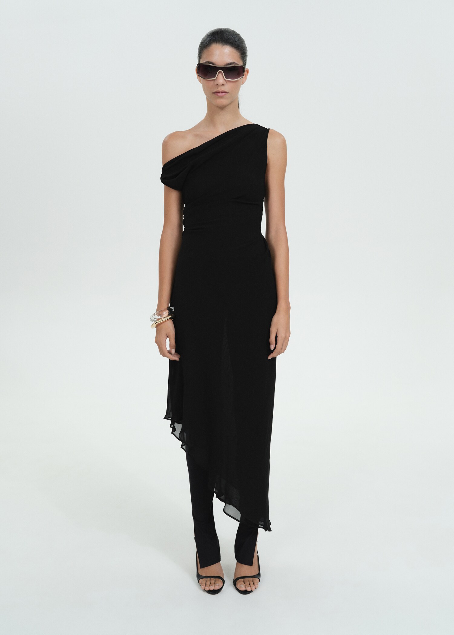 Asymmetrical pleated dress - General plane