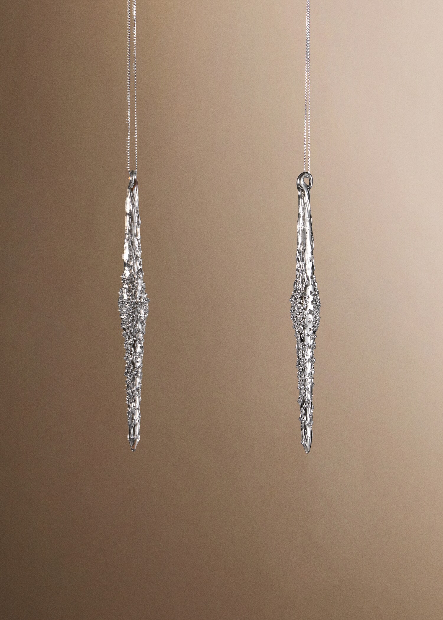 Teardrop Design Tree Ornament - General plane