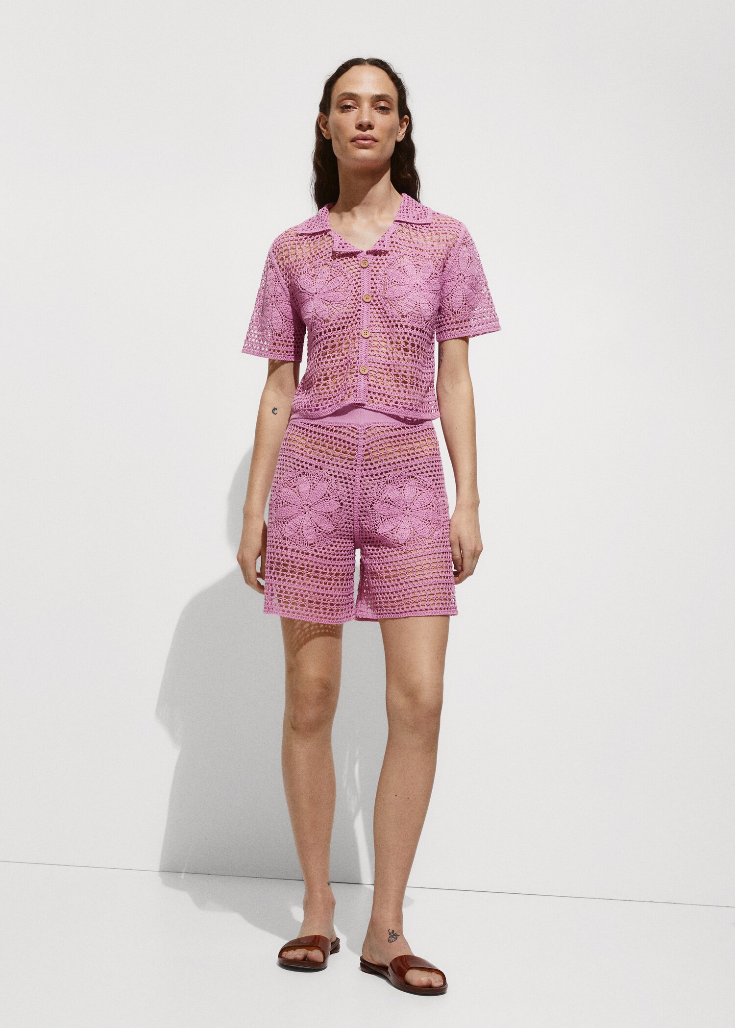 Crochet shorts with flowers - Woman | MANGO USA