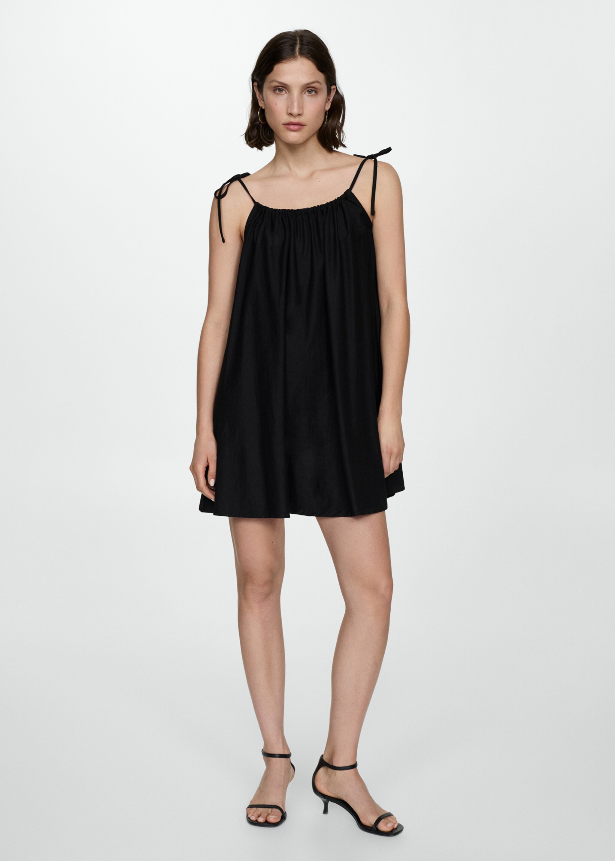 Vestido fluido corto - Plano general