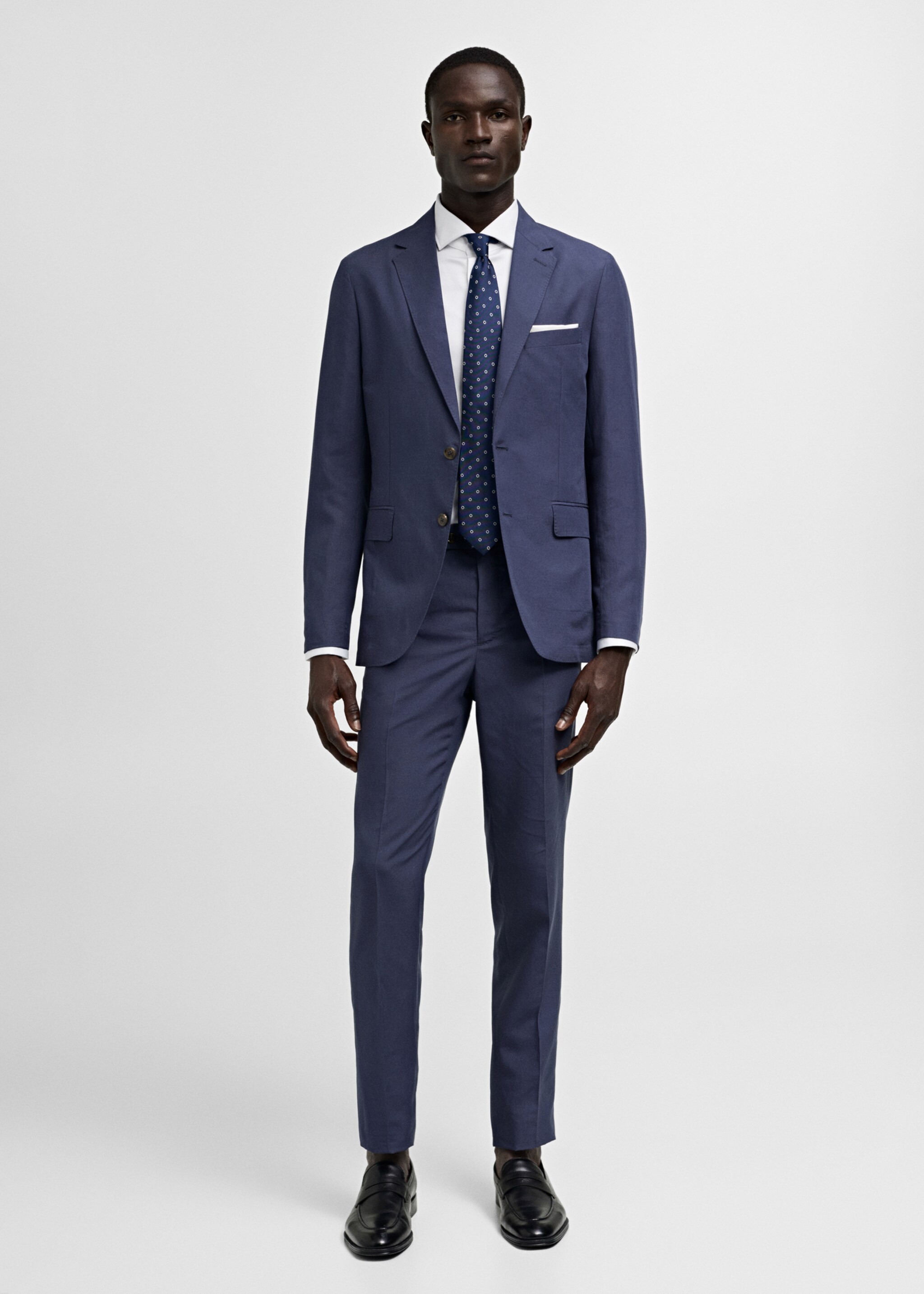 Slim-fit twill fabric suit with shirt cufflinks - General plane