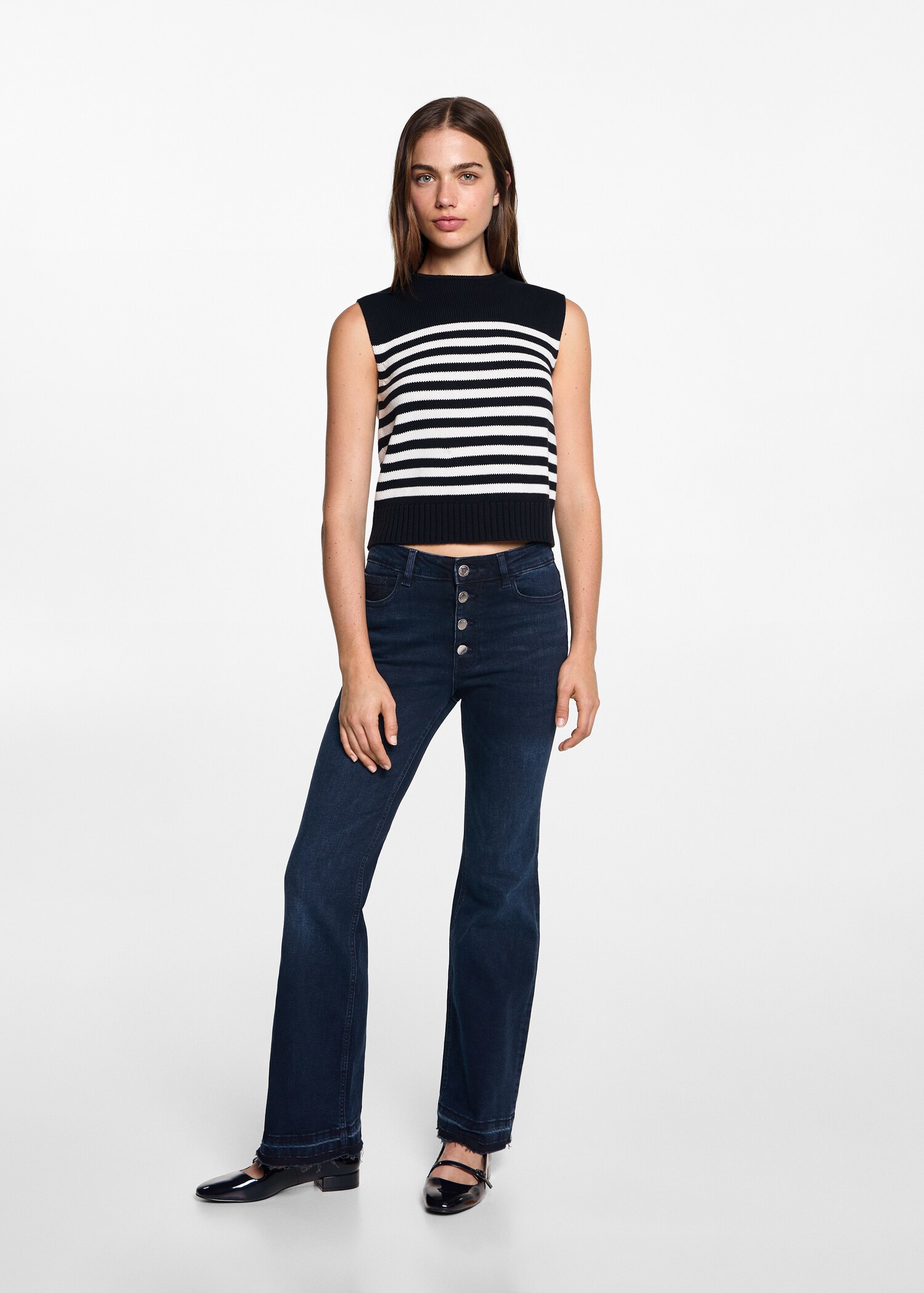 Striped knitted gilet - General plane