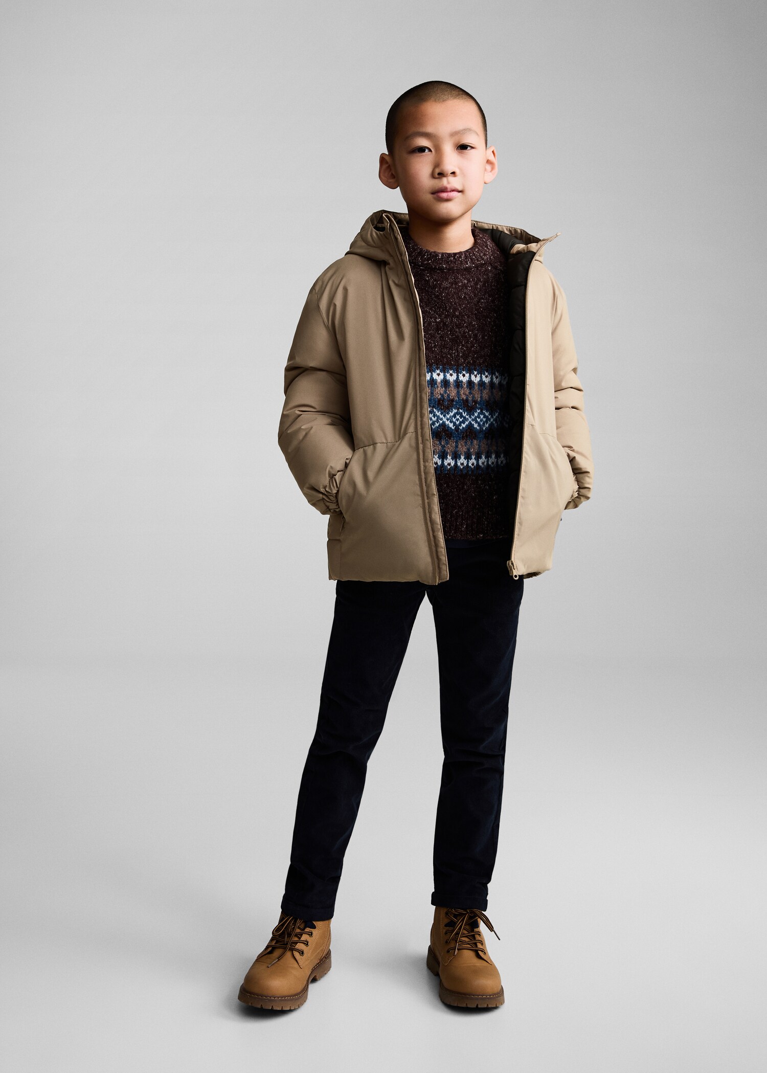 Hooded water-repellent quilted jacket - General plane