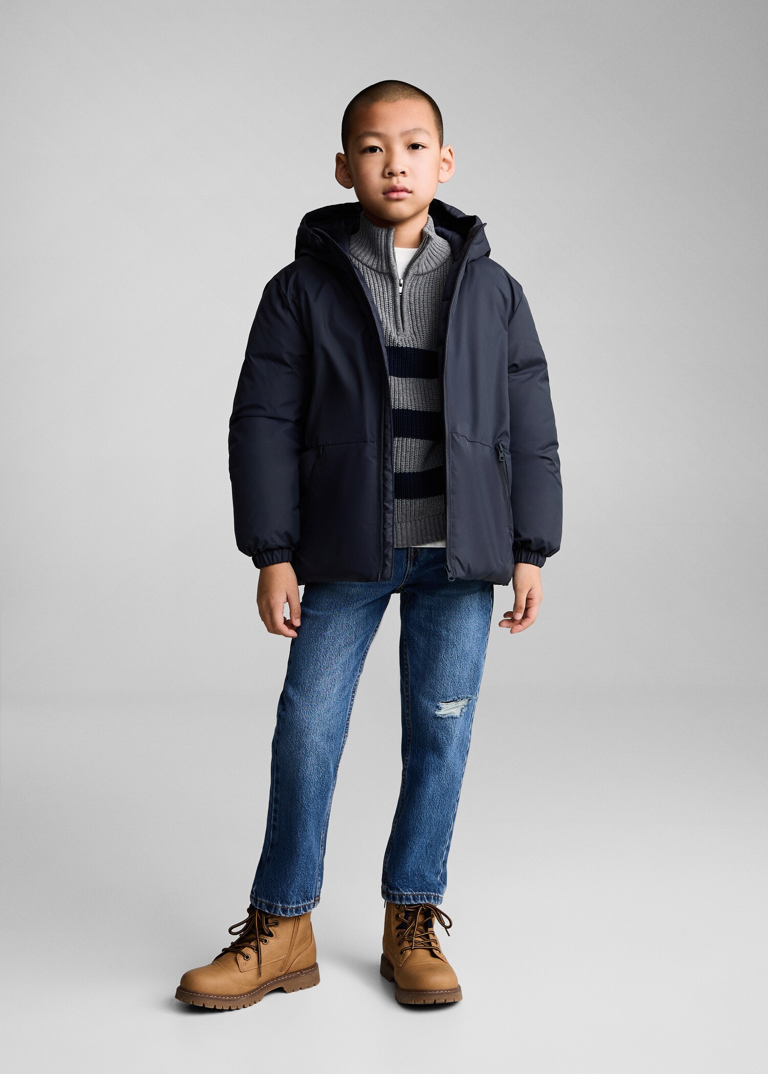 Hooded water-repellent quilted jacket - General plane