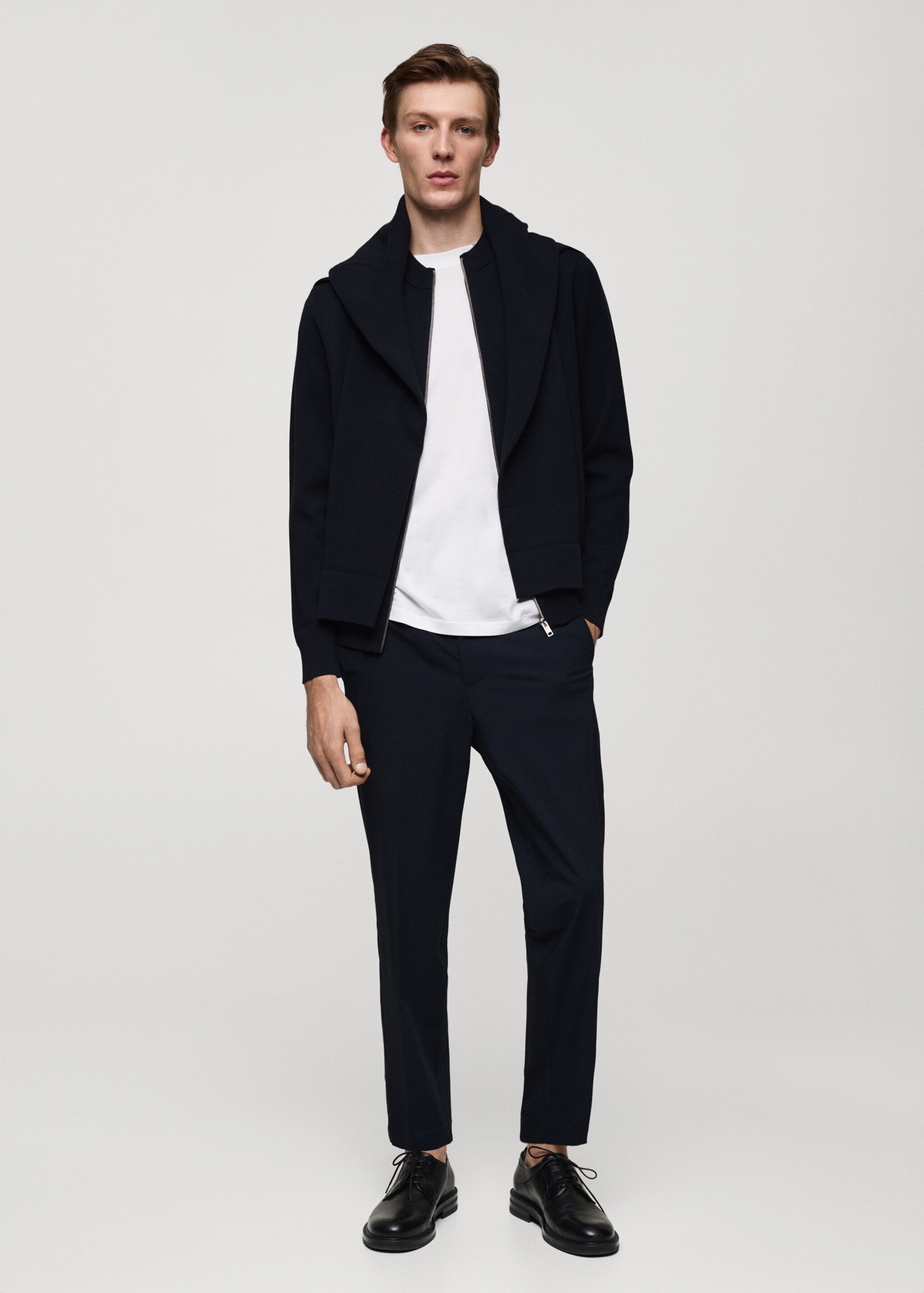 Medium-knit zip-up cardigan - General plane